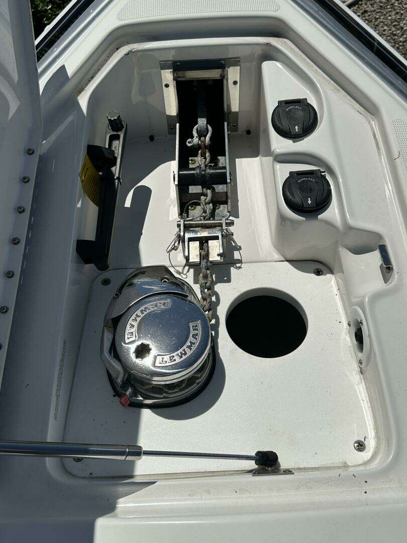 2021 Formula 350 Crossover Bowrider OB - Image 32