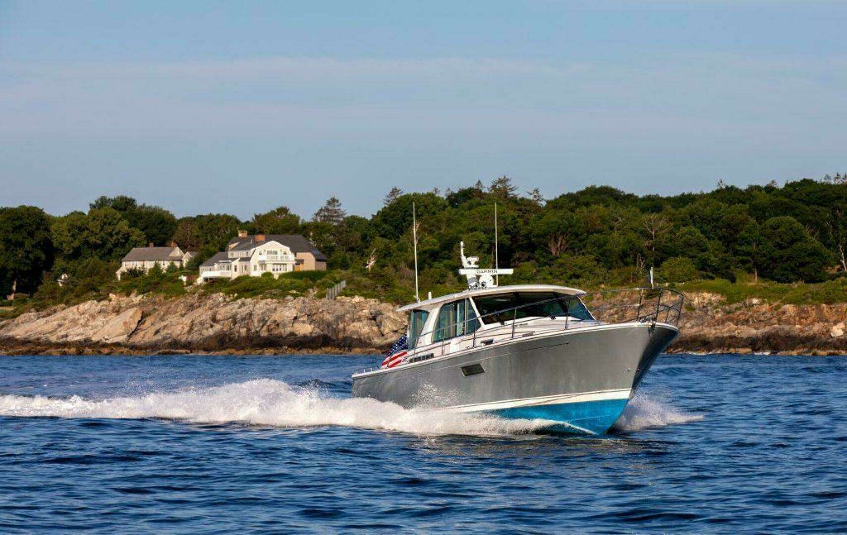 2027 Sabre 43 Salon Express - Image 7
