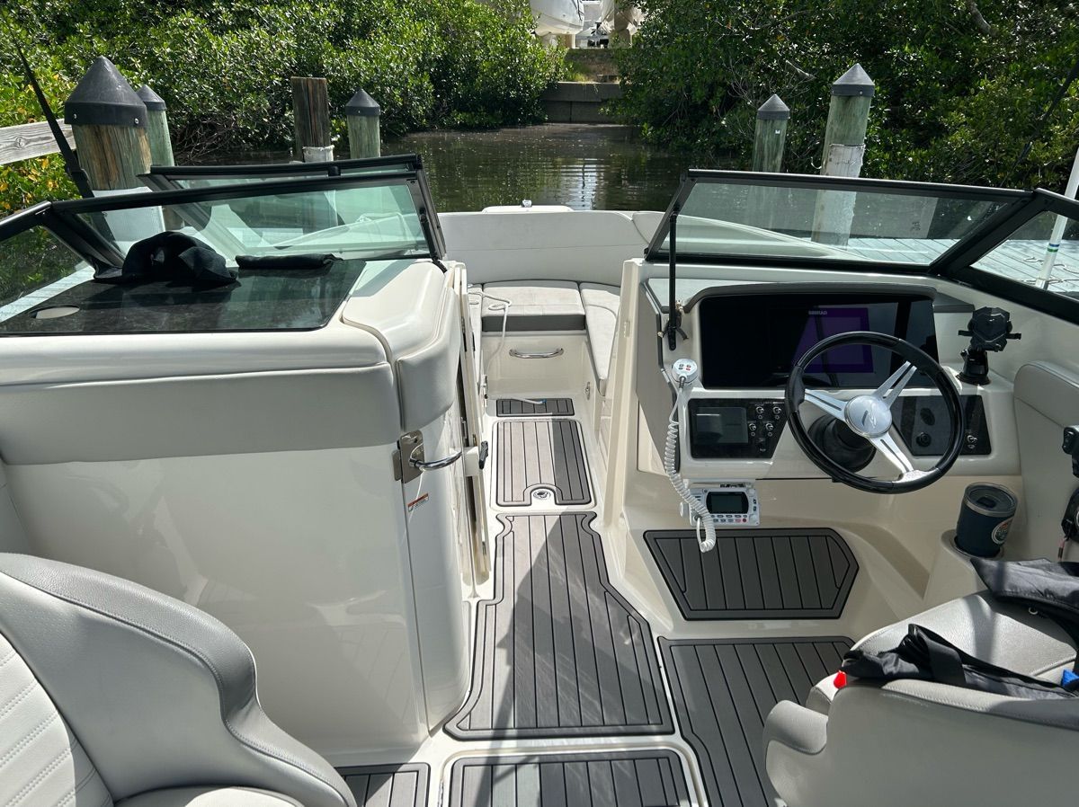 2020 Sea Ray SPX 230 Outboard - 5