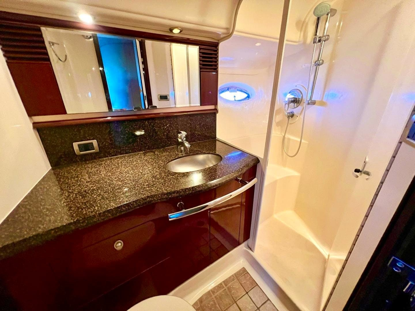 2007 Sea Ray Custom - Image 12