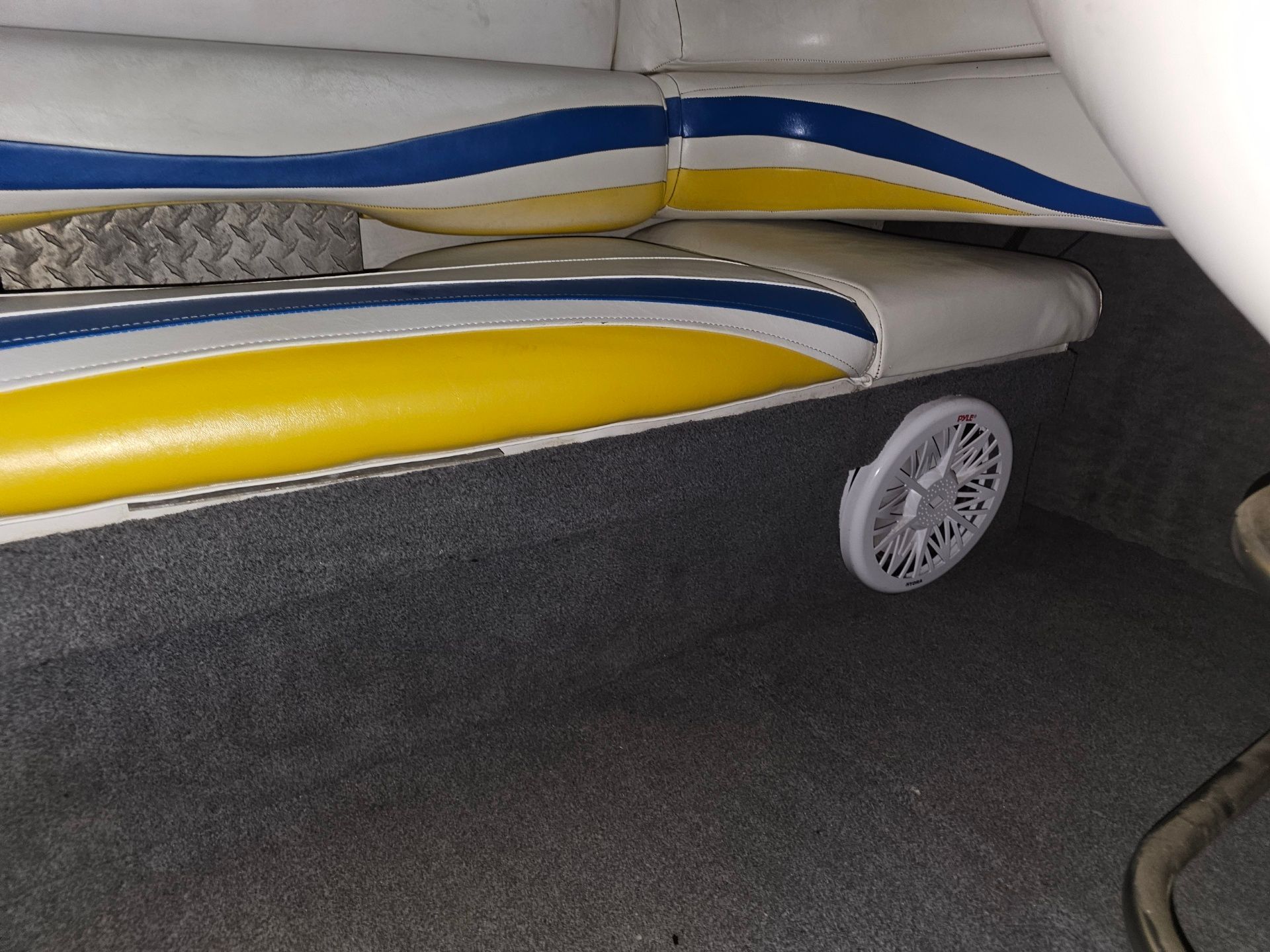 1994 Baja Outlaw 24’ - 7