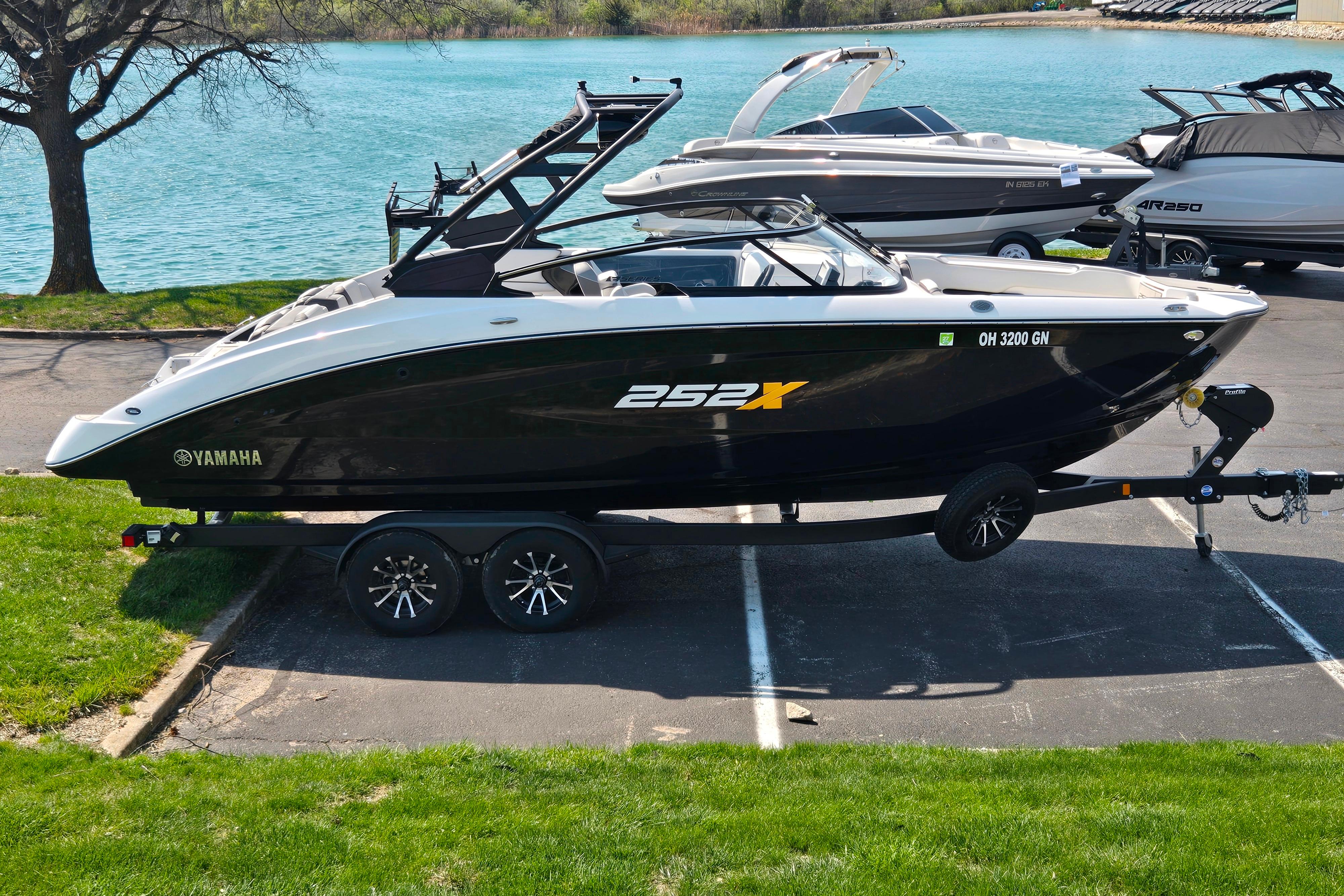 2023 Yamaha Boats 252XE