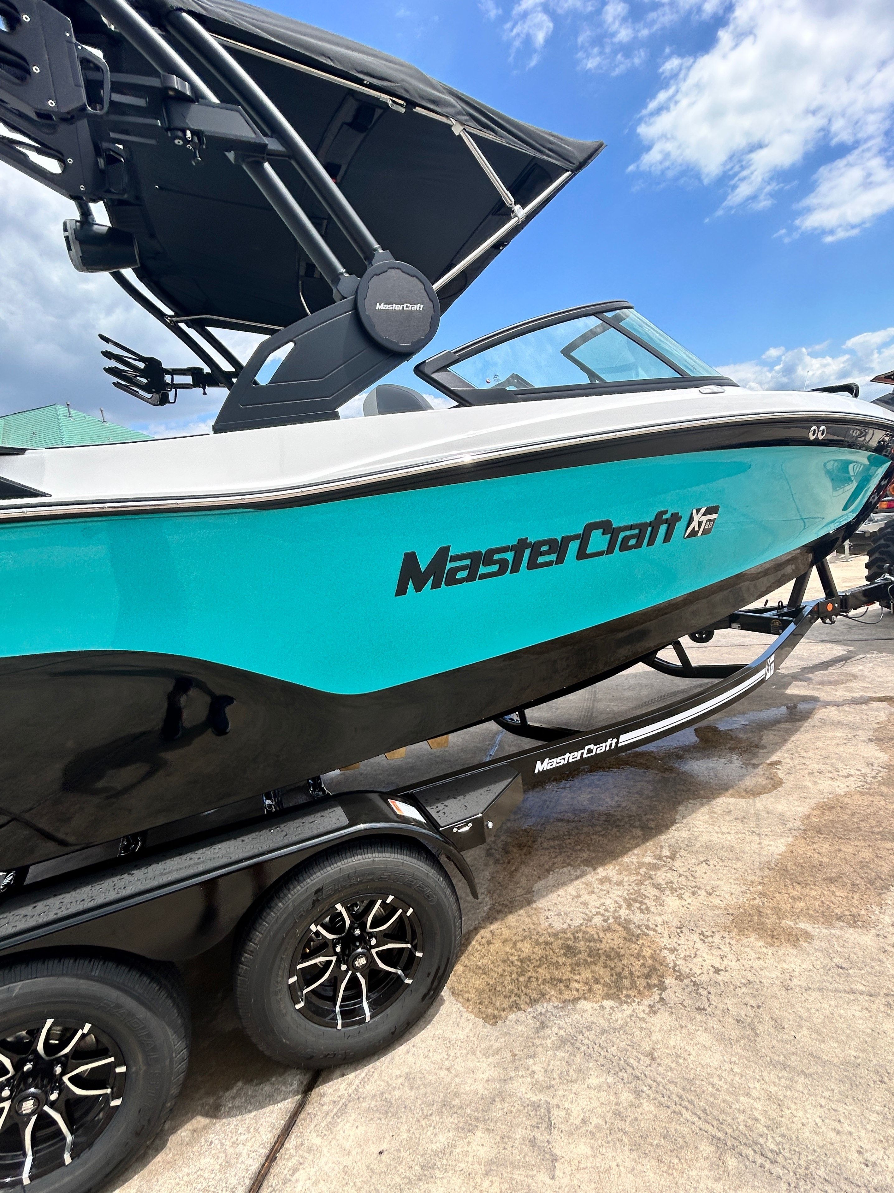 2026 MasterCraft XT22 - 16