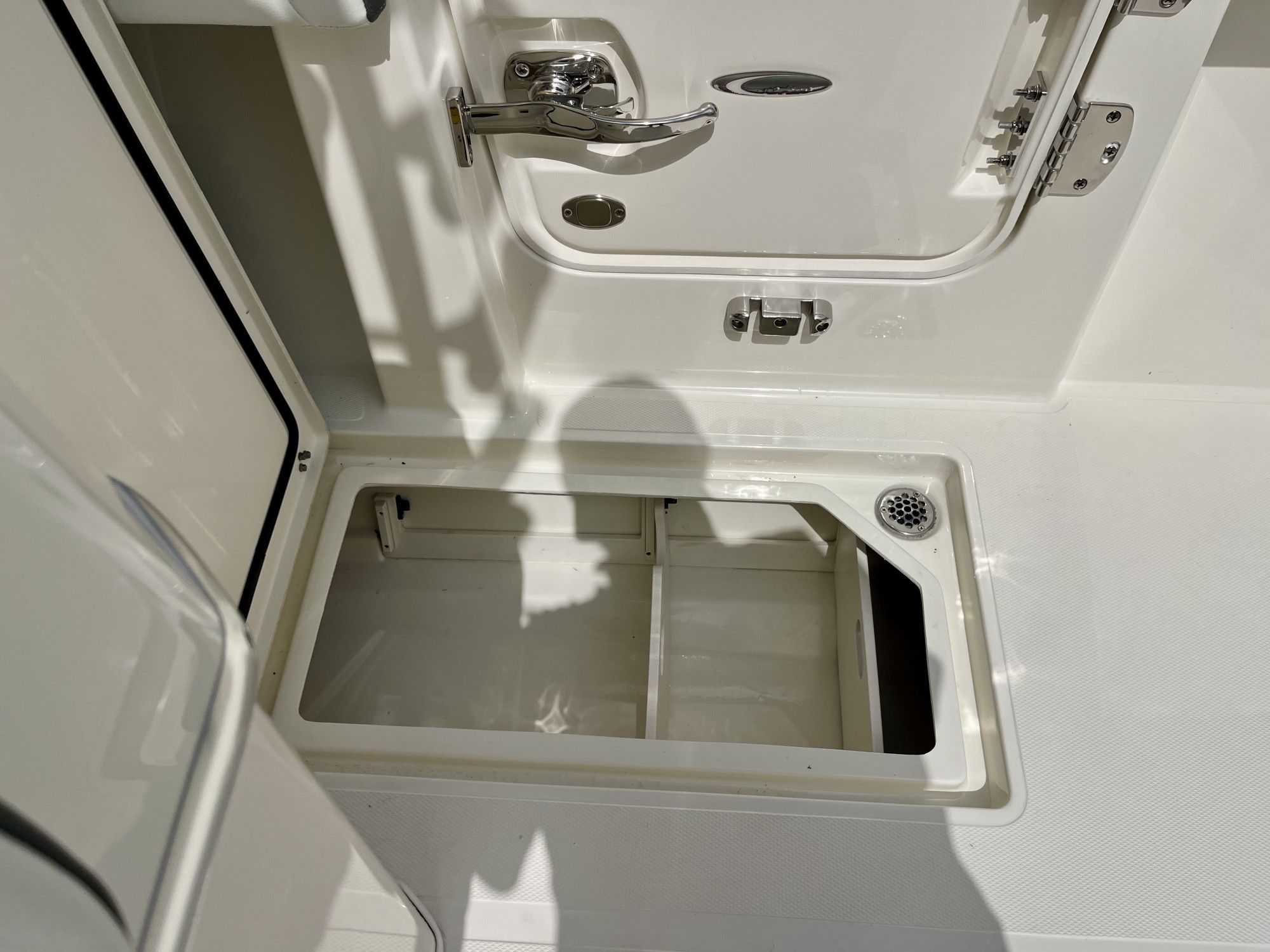 2026 Cobia 305 Center Console - 39