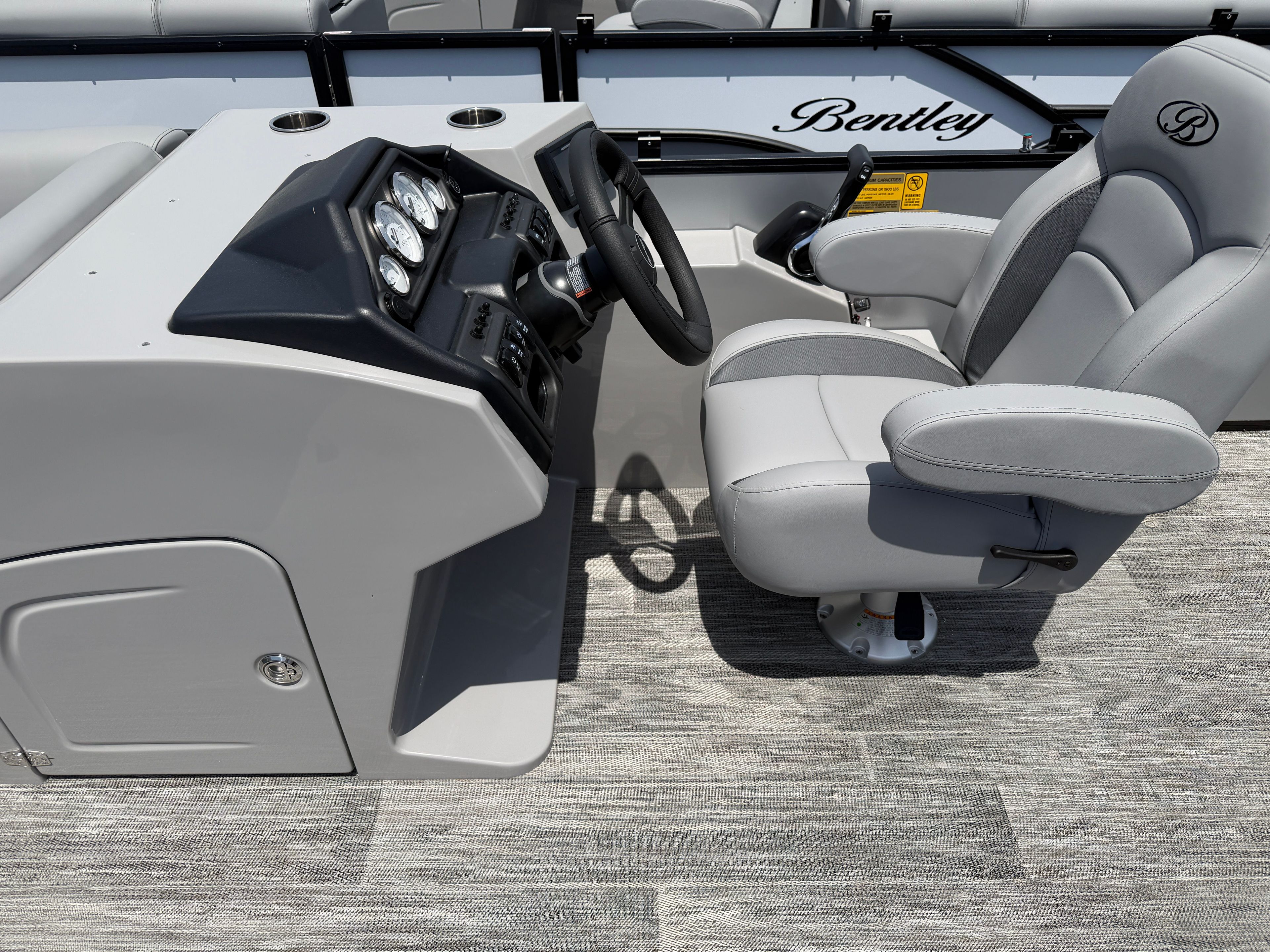 2026 Bentley Pontoons Legacy 200 Cruise - 5