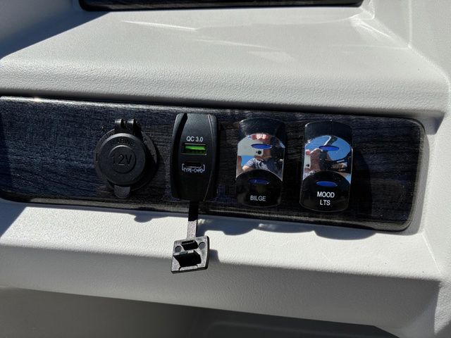 2026 Tahoe 2185 LTZ Quad Lounger - 29