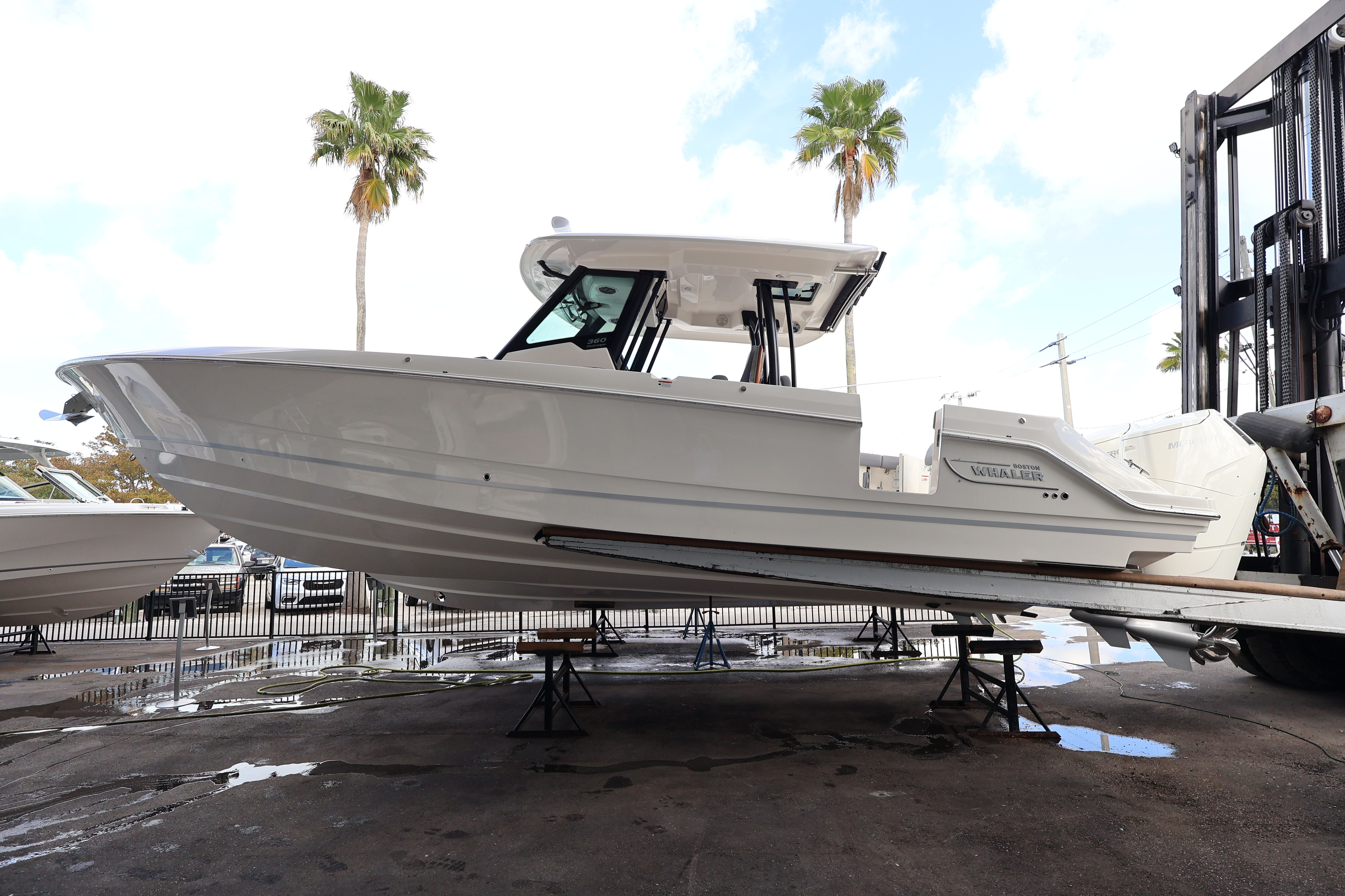 2026 Boston Whaler 360 Outrage