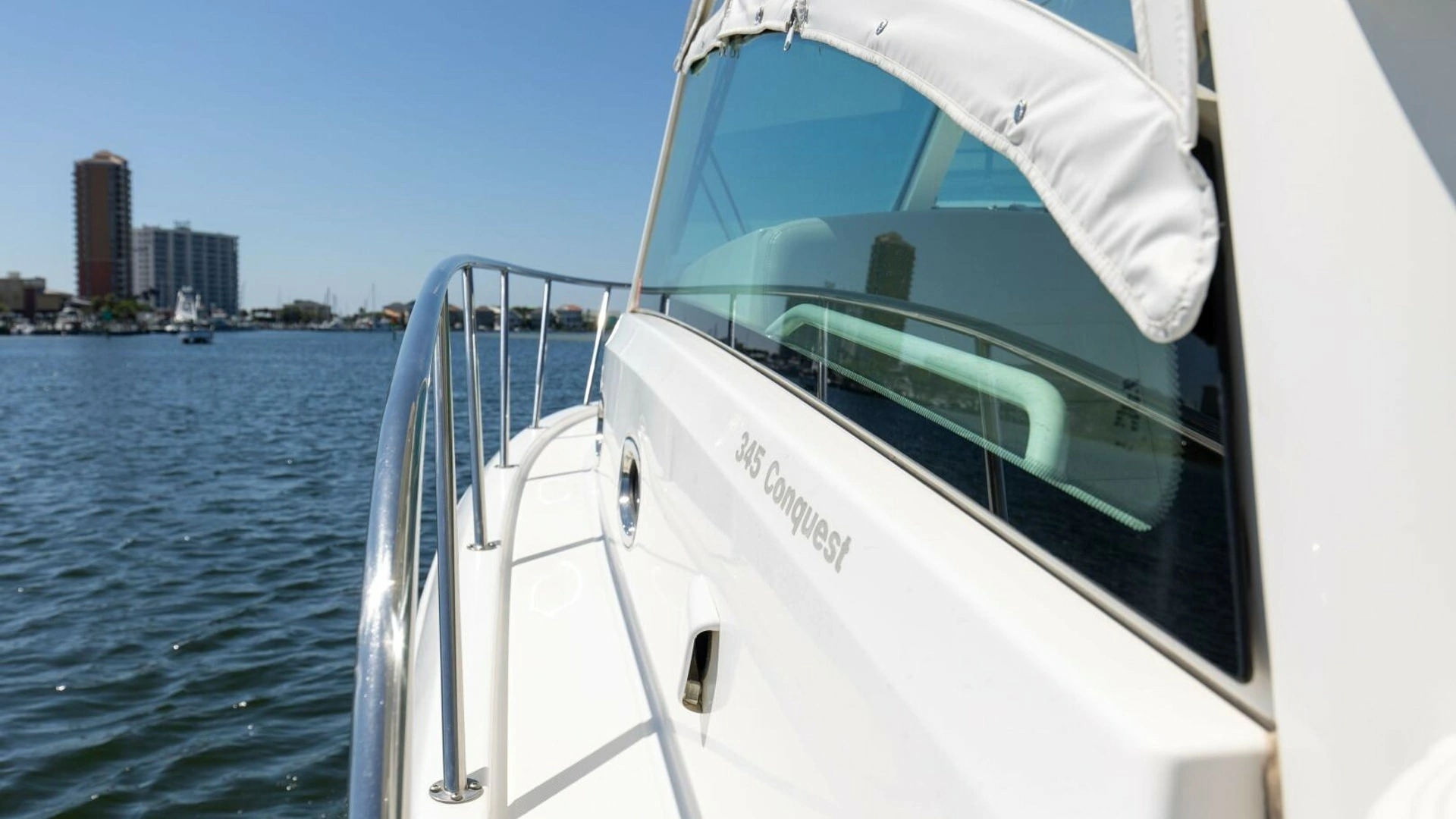 2019 Boston Whaler 345 CONQUEST - Image 28