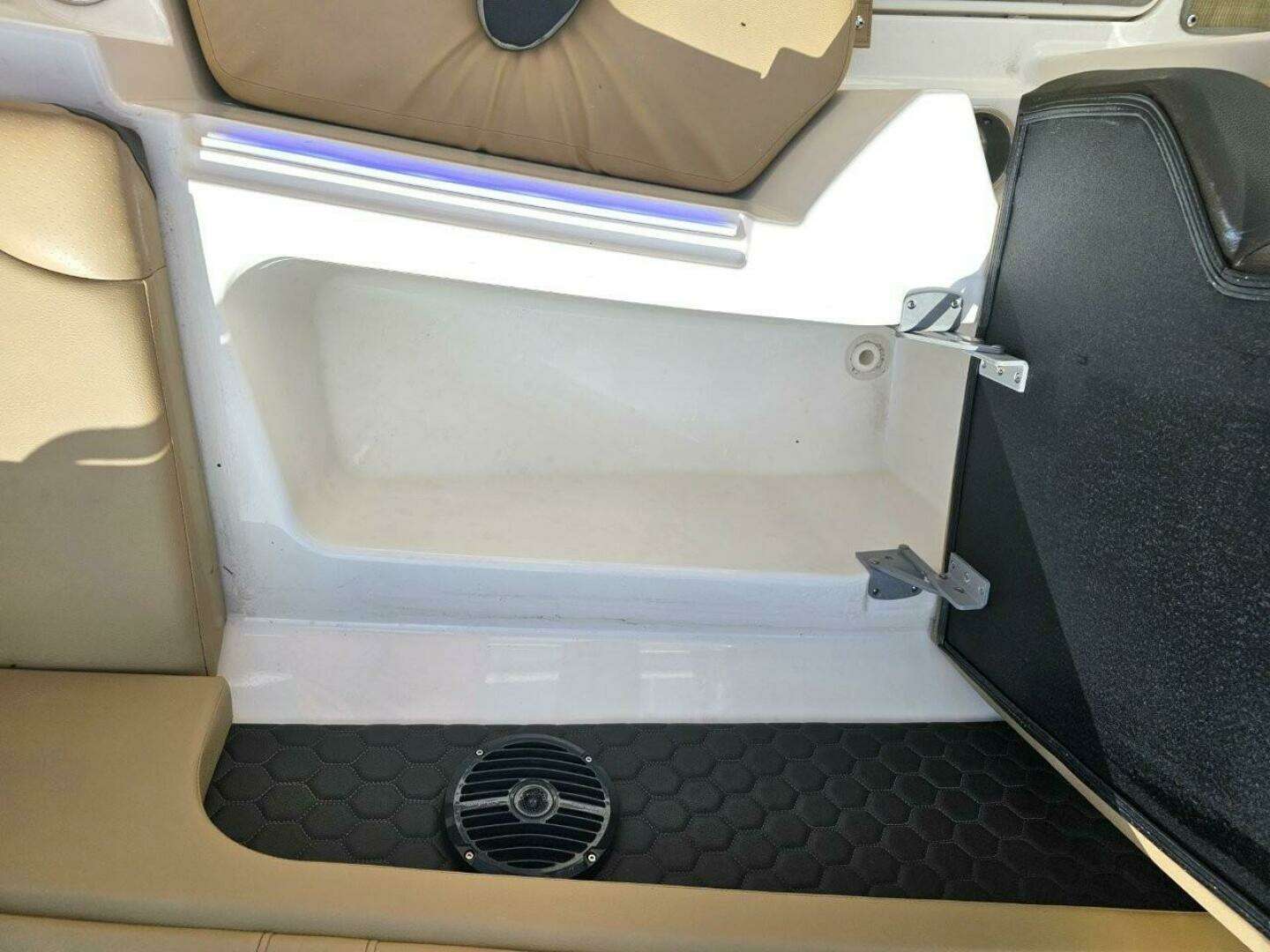 2018 Sea Ray 290 SDX - Image 22