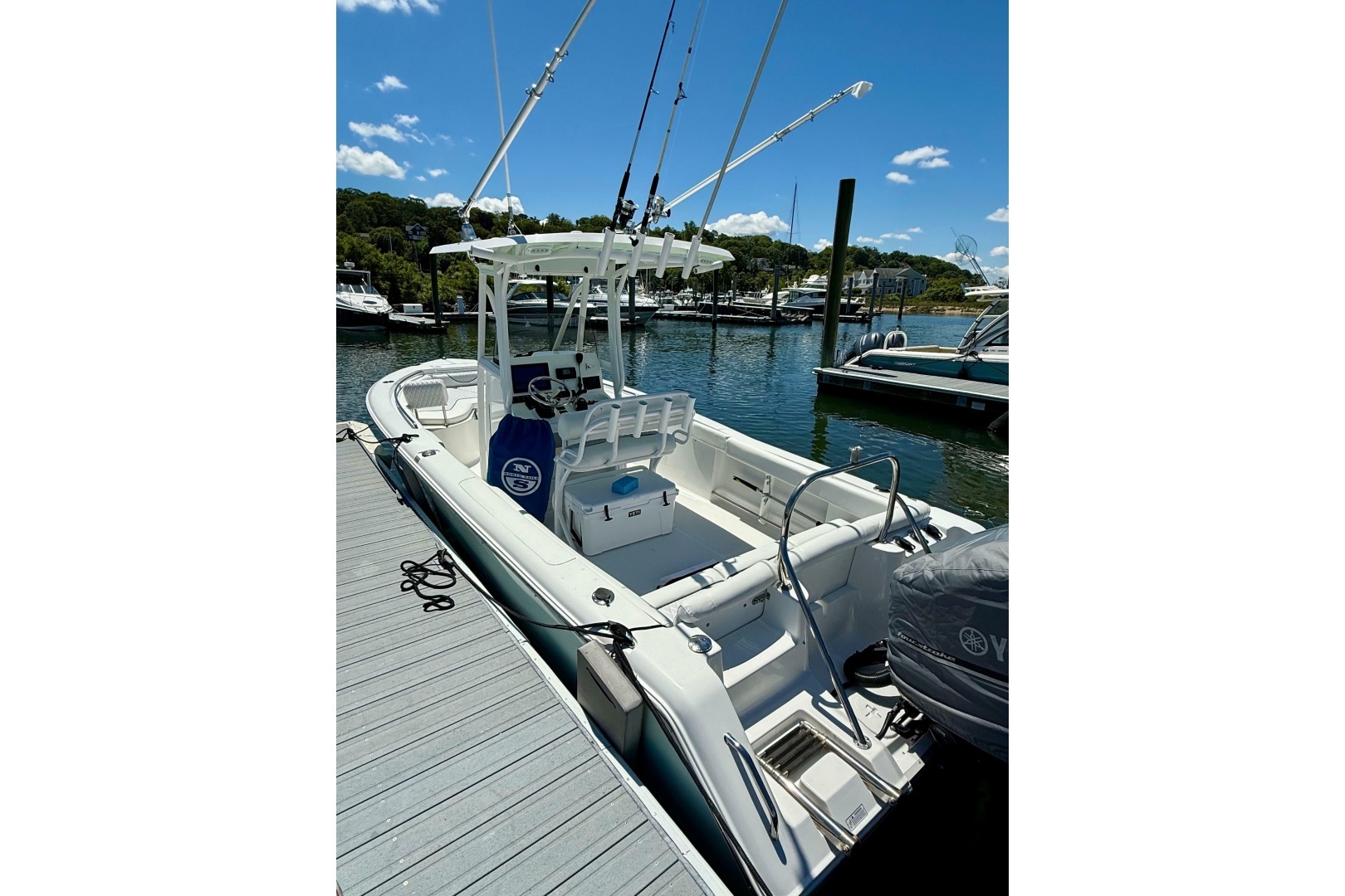 2016 Sea Hunt Ultra 234 - Image 2
