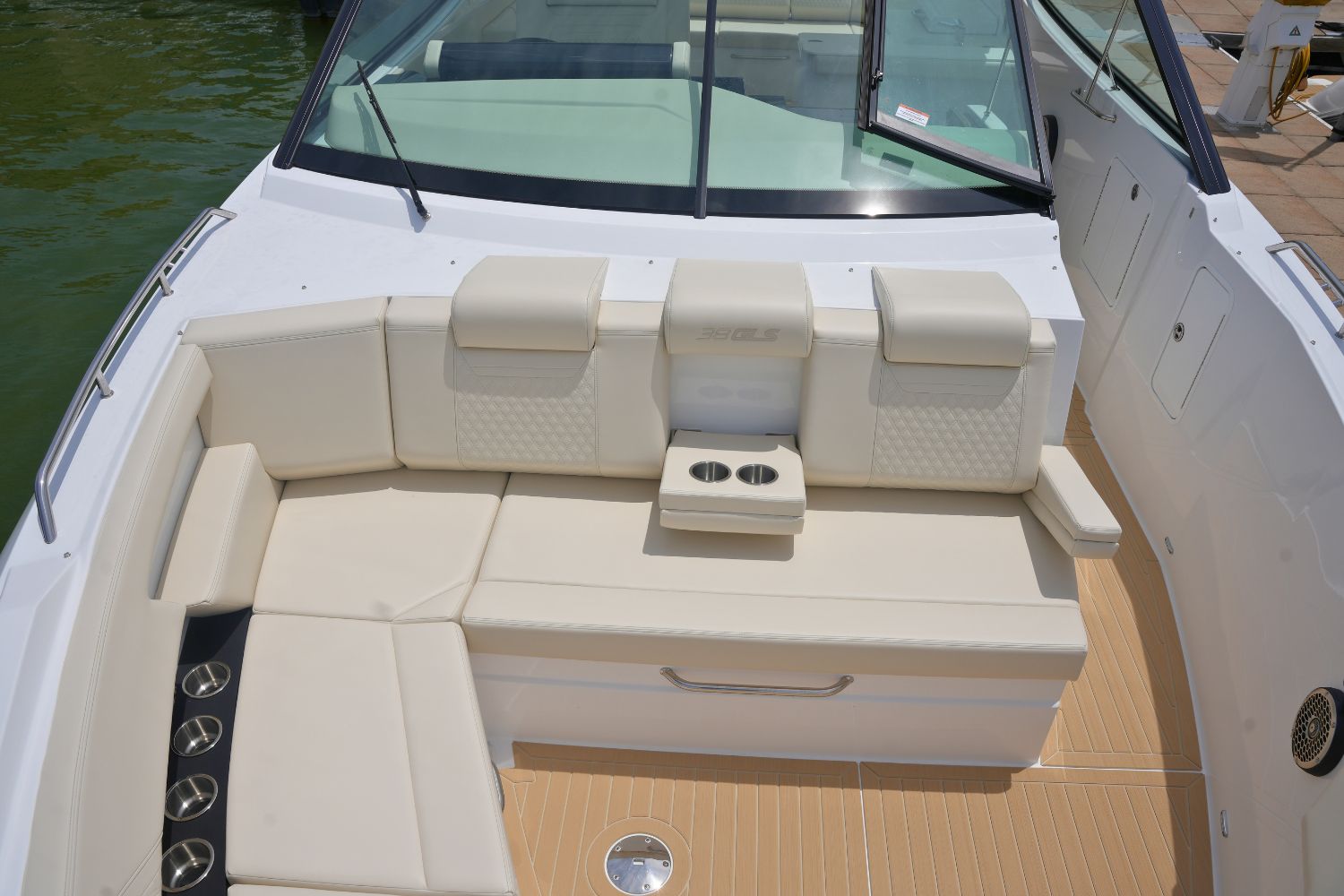 2026 Cruisers Yachts 38 GLS - 49
