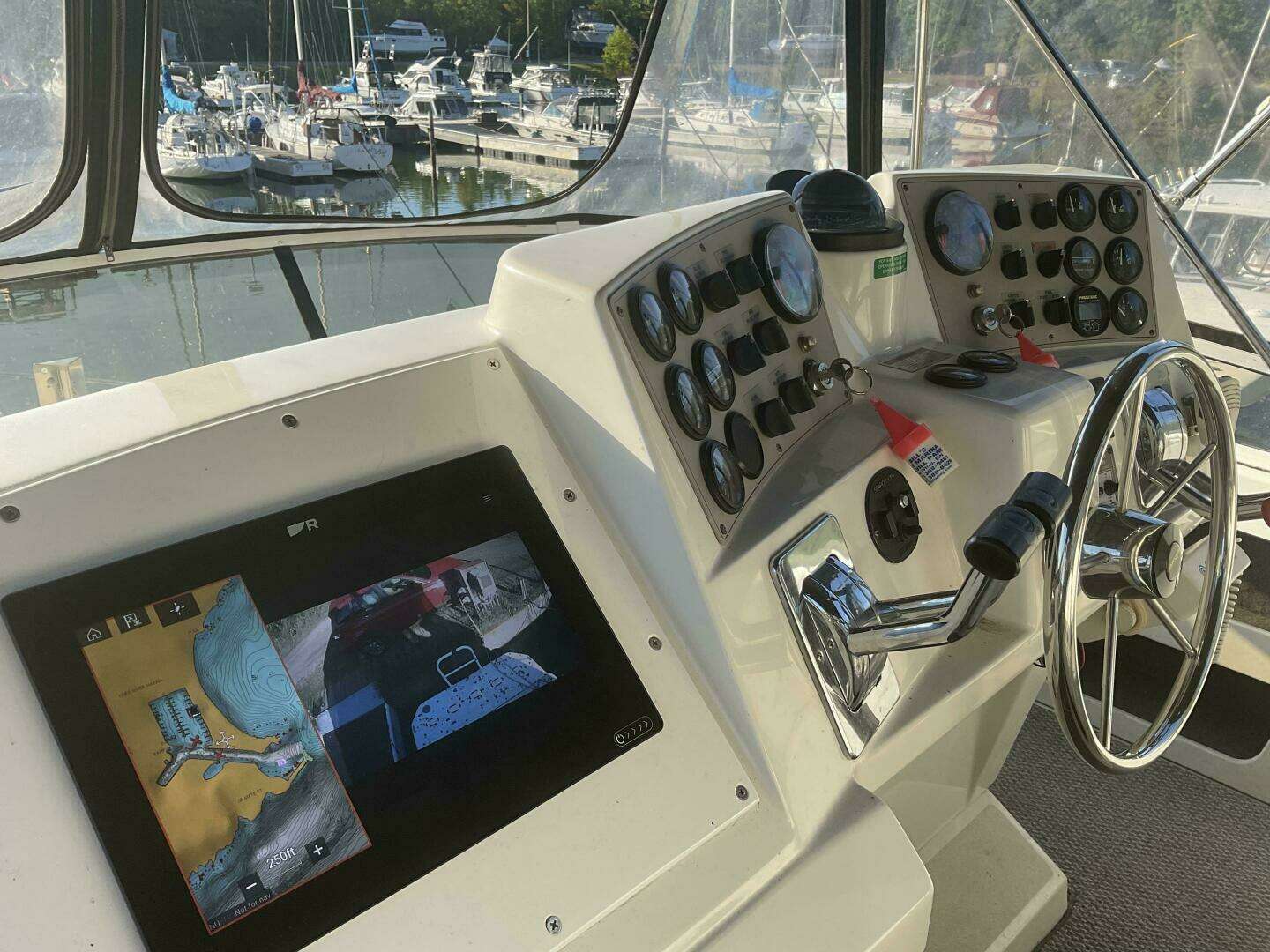 1998 Carver 355 Aft Cabin - Image 8