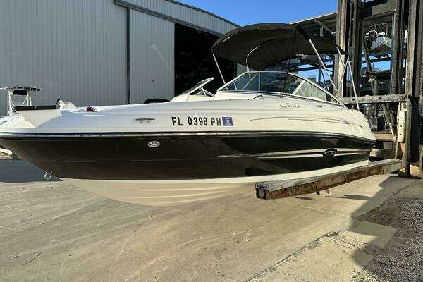 2012 Sea Ray 200 Sundeck