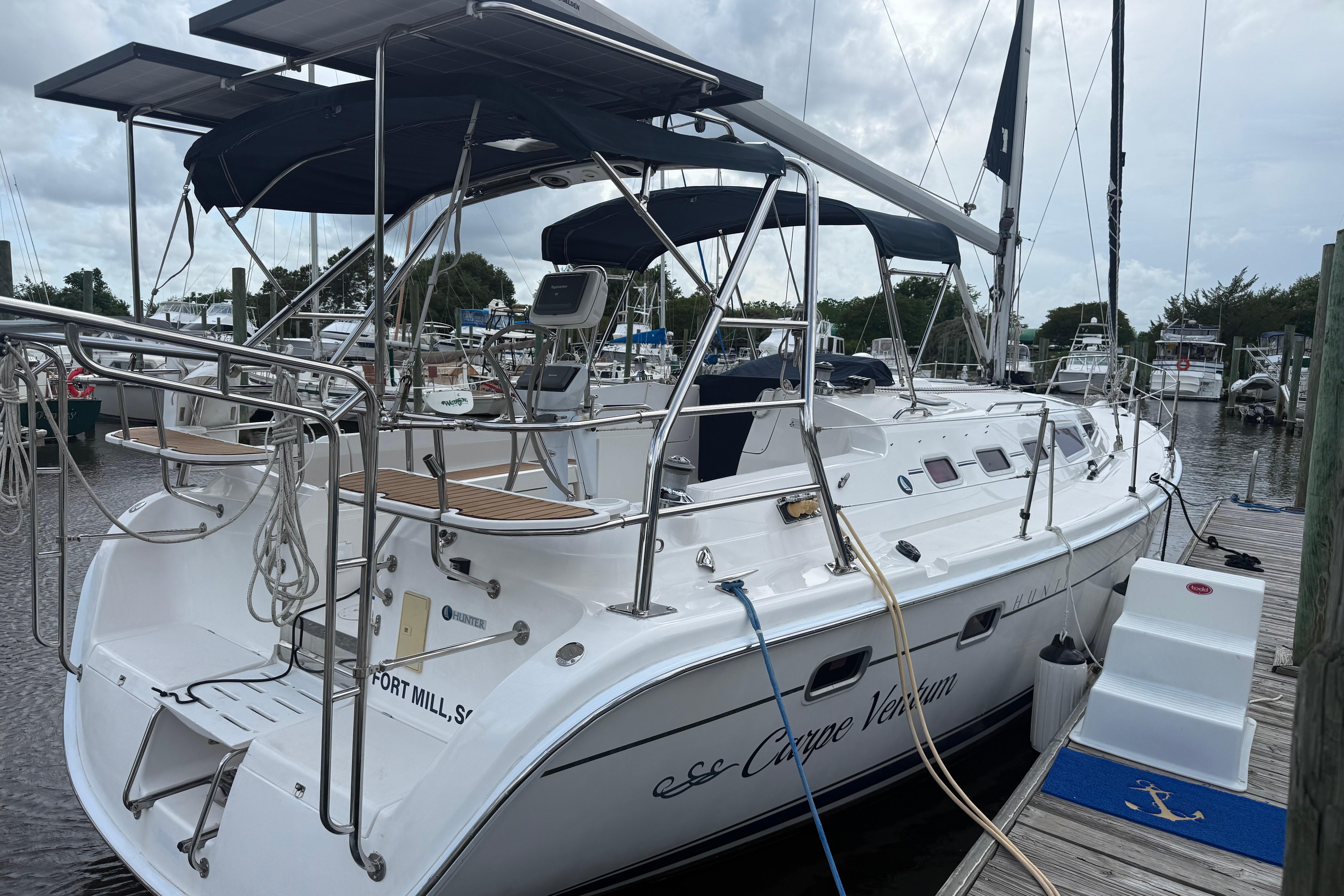 2009 Hunter 38