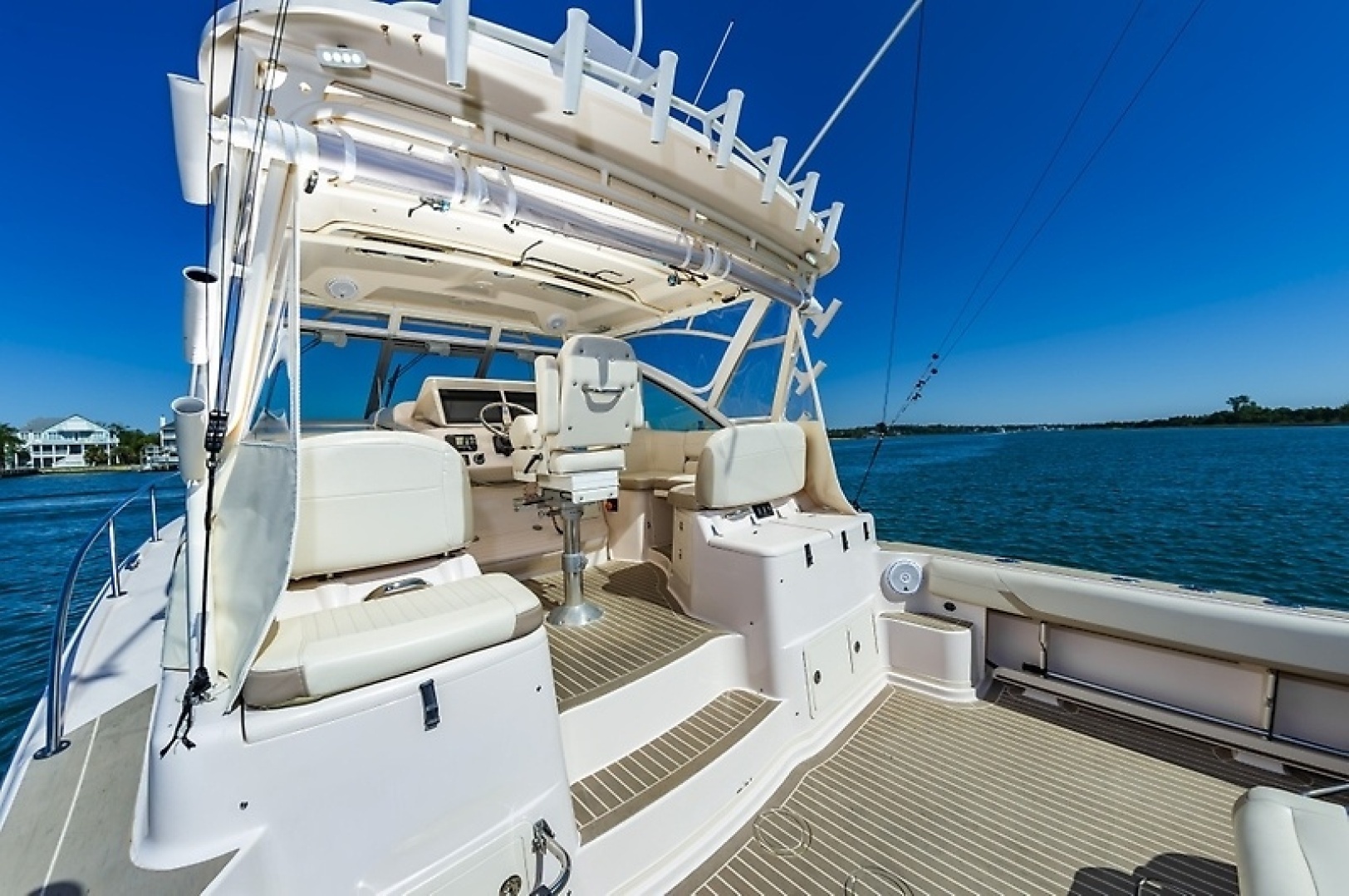 2014 Grady-White Express 370 - Image 27