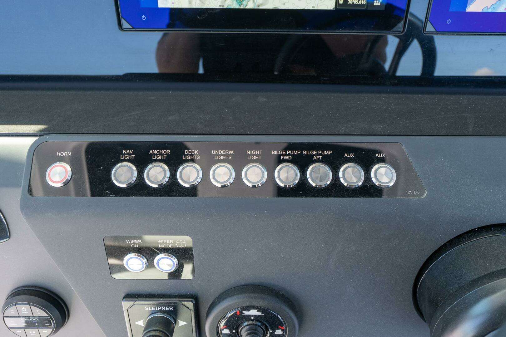 2025 Axopar CCX Center Console - Image 25