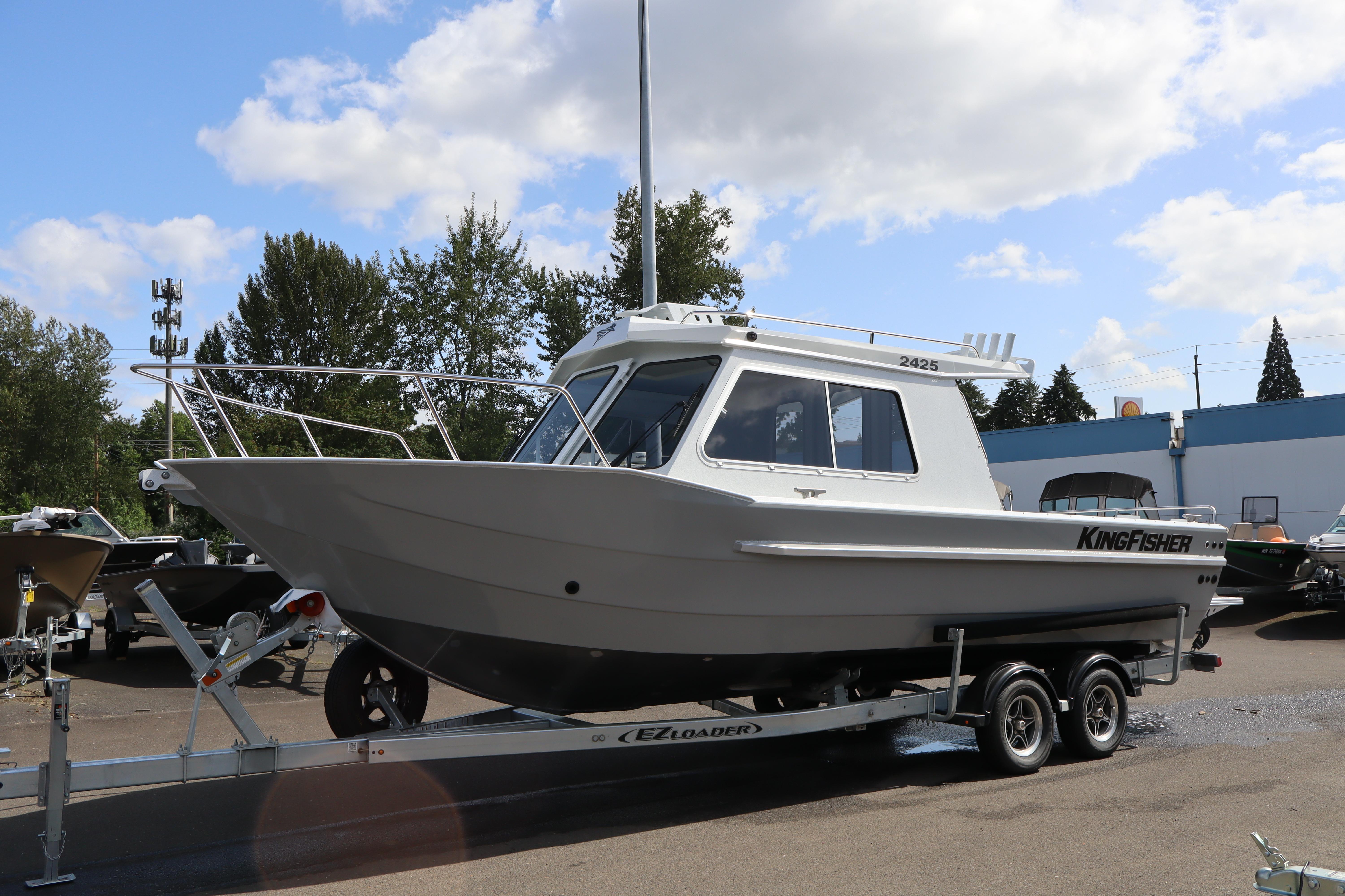 2026 KingFisher 2425 Escape HT