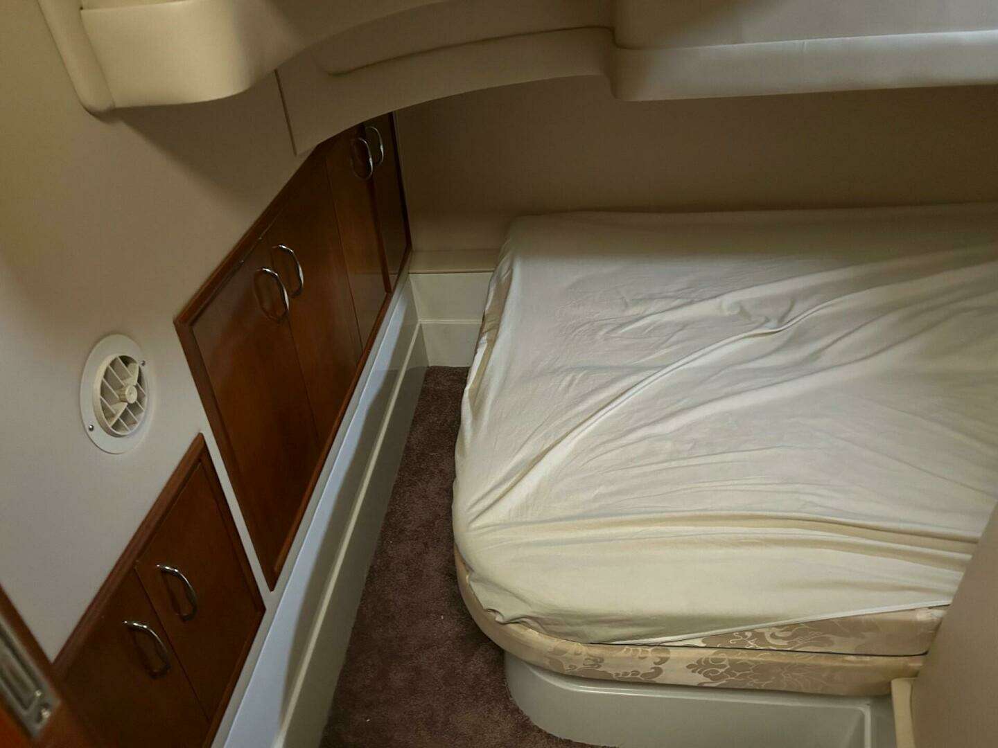 2003 Carver 360 Sport Sedan - Image 18