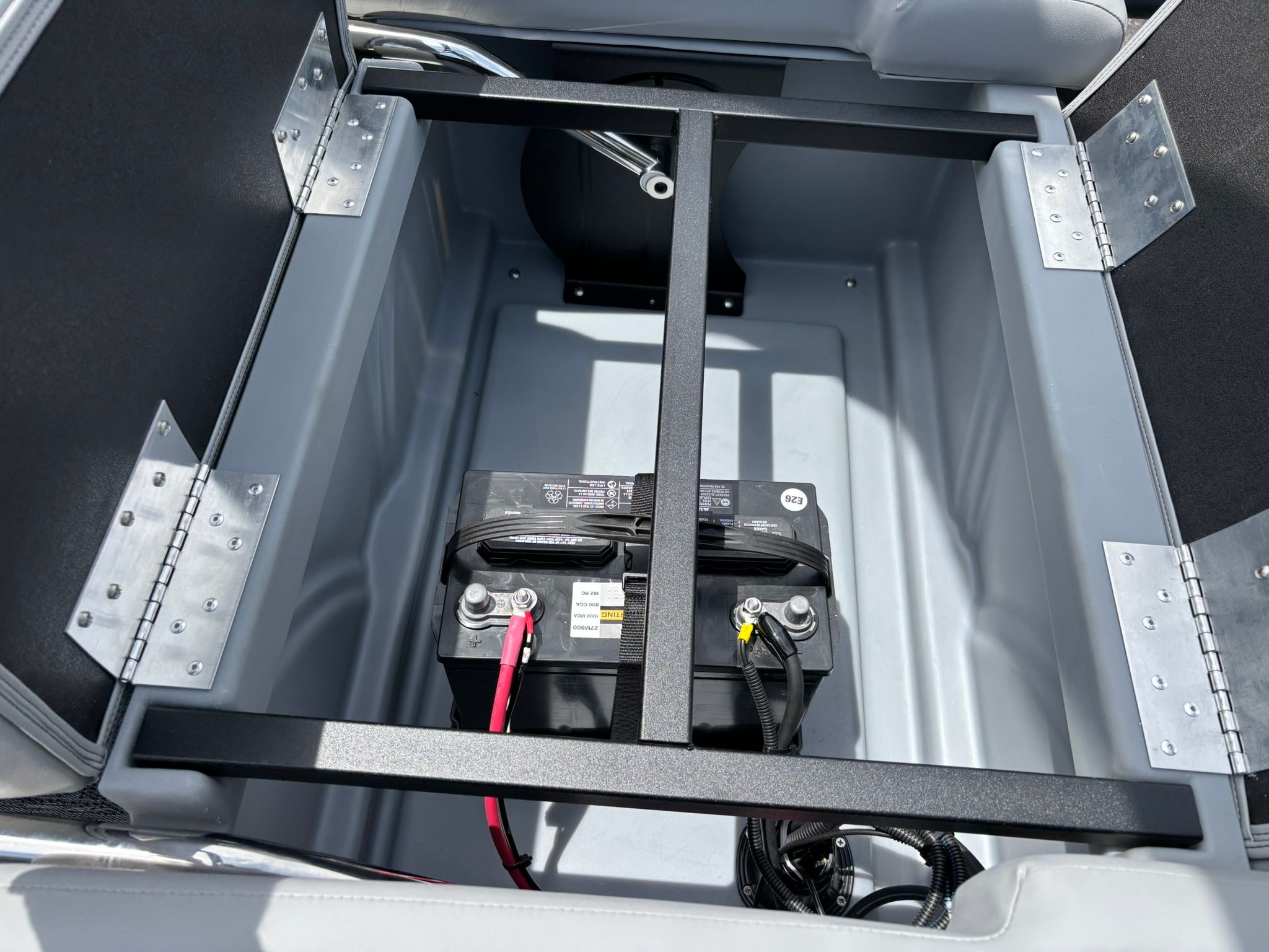 2027 Bentley Pontoons 223 LEGACY QSB - 17