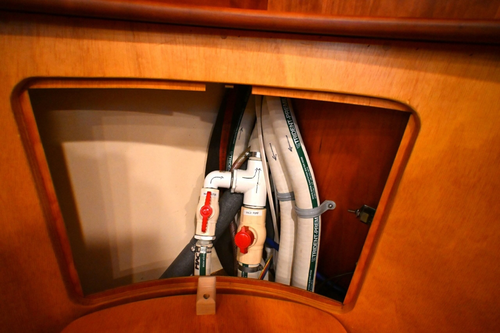 2006 Waterline 50 - Image 91