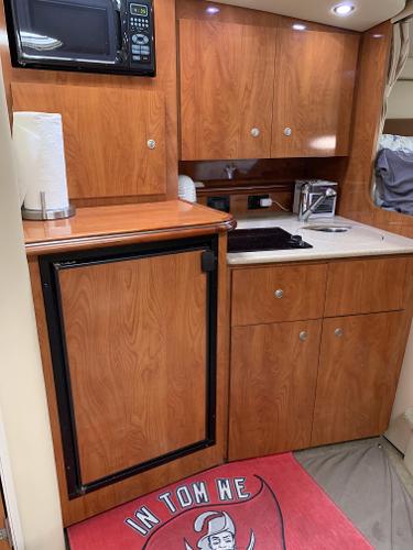 2006 Cruisers Yachts 320 Express - 9