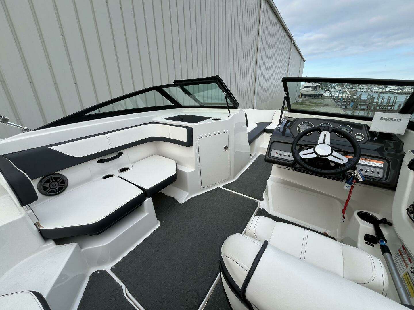 2015 Sea Ray 19 SPX - Image 10