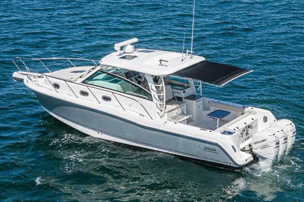 2020 Boston Whaler 345 Conquest - 4
