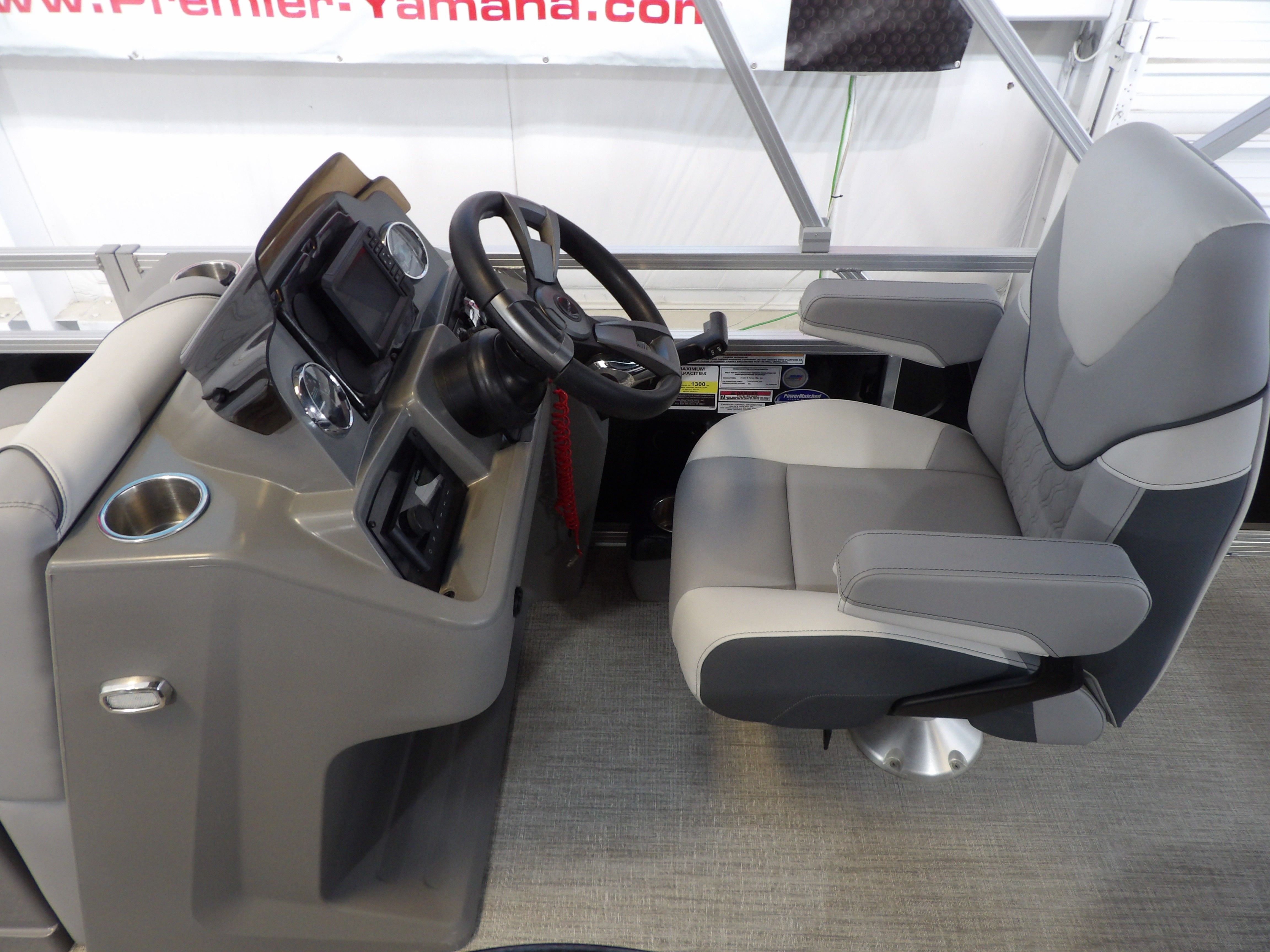 2026 Avalon Venture 85 Rear Fish - 21' - 24