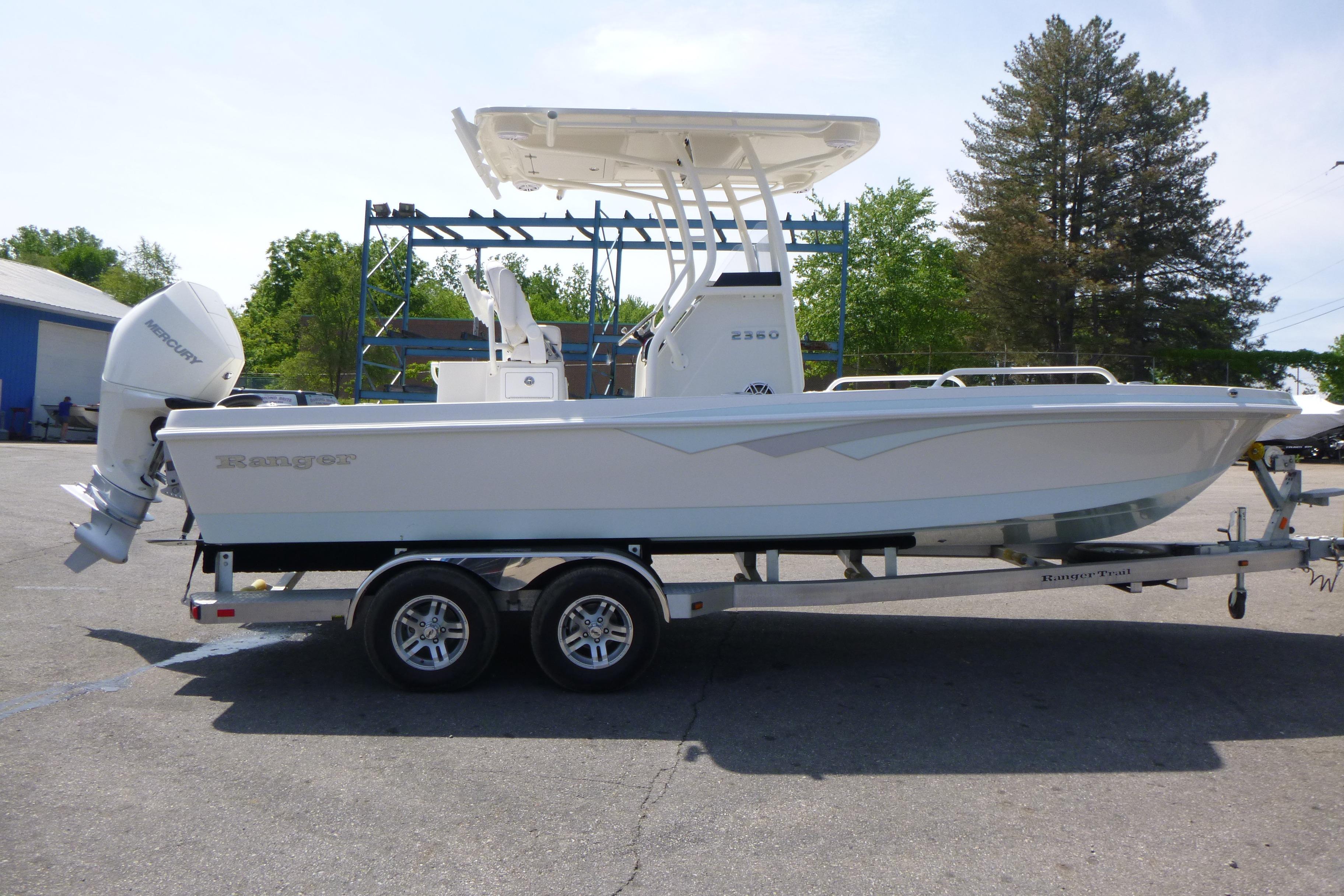 2024 Ranger 2360 Bay
