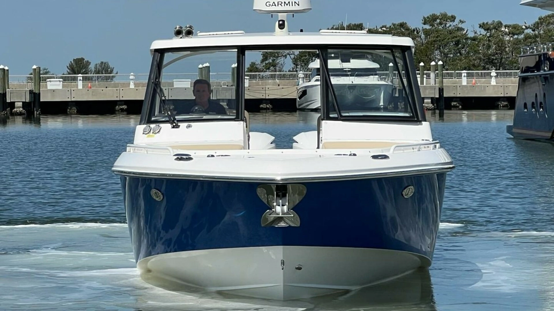 2019 Everglades 340 Dual Console - Image 35