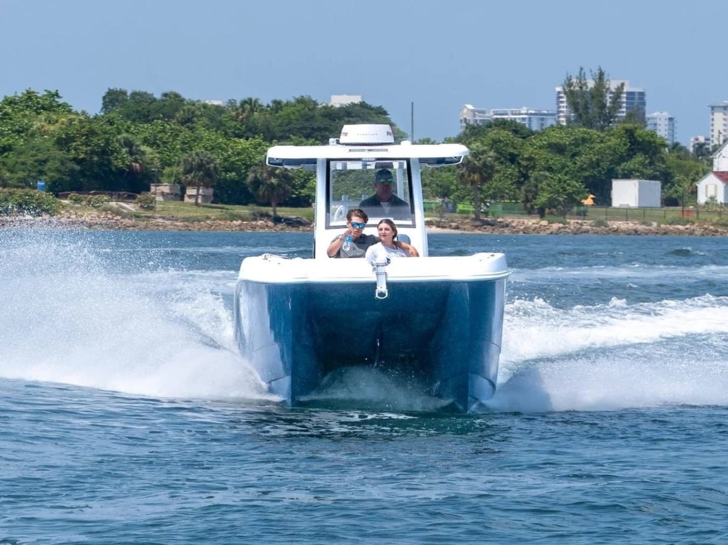 2026 Twin Vee 260 GFX2 CC - Image 15