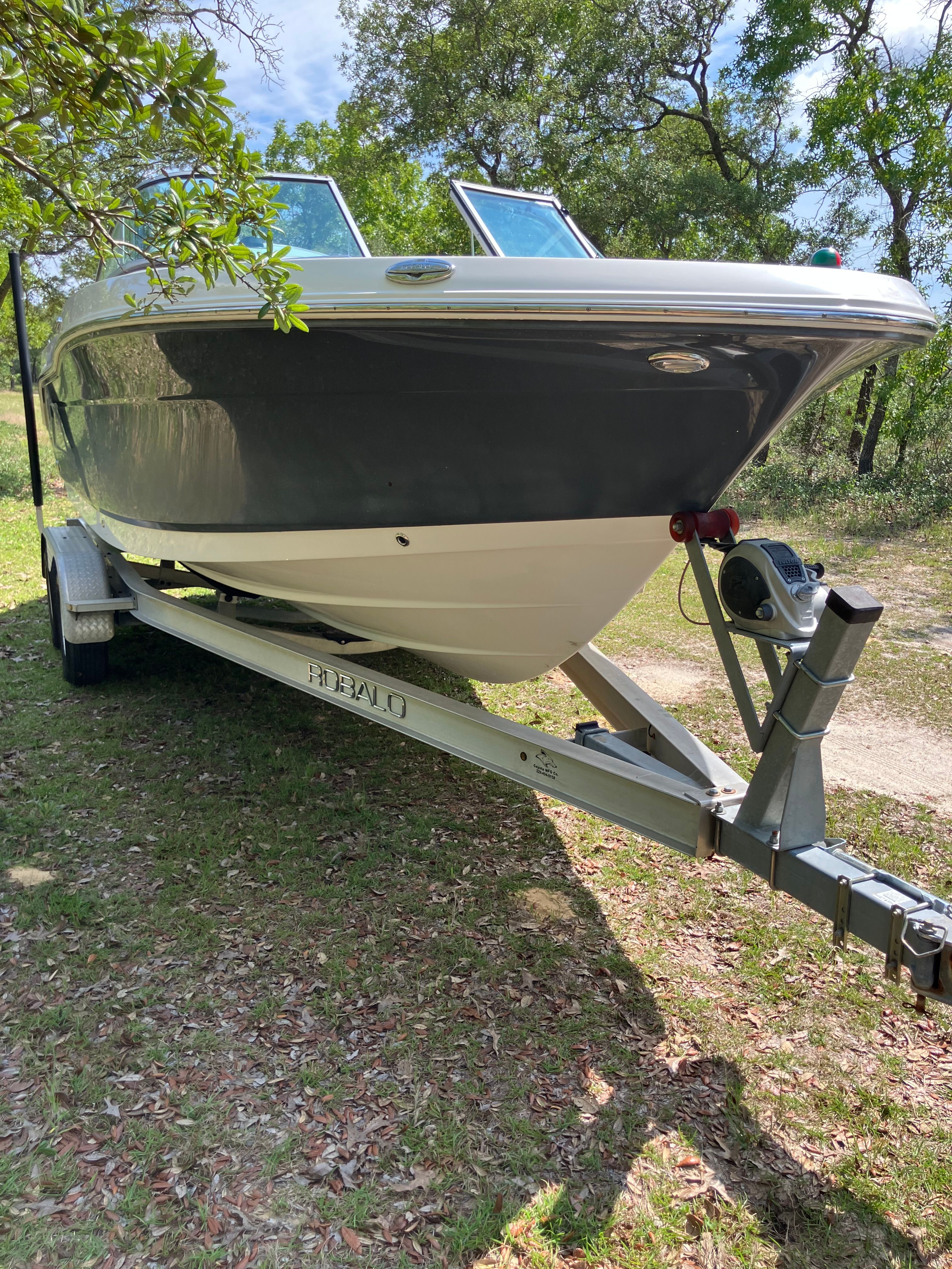 2017 Robalo R207 Dual Console