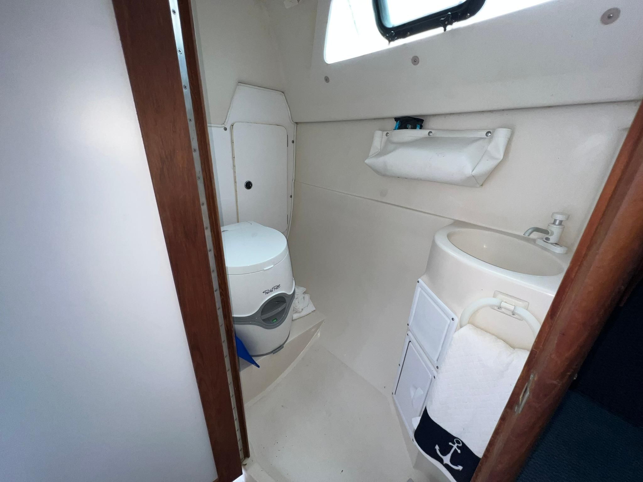 2005 Catalina C250 - 24