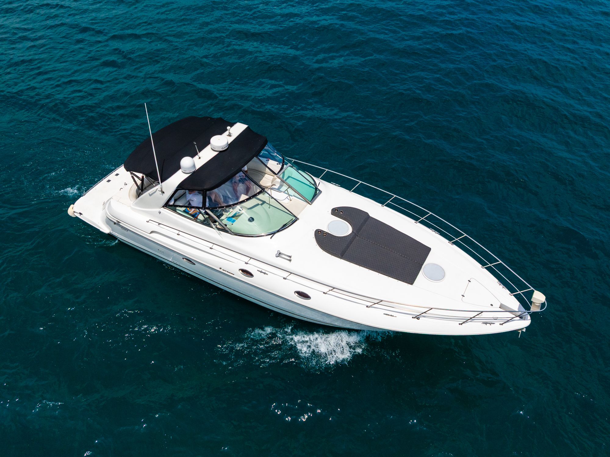 2000 Cruisers Yachts 3870 - 10