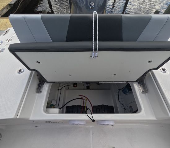 2026 Robalo Cayman 226 In Stock Trailer Included - 7