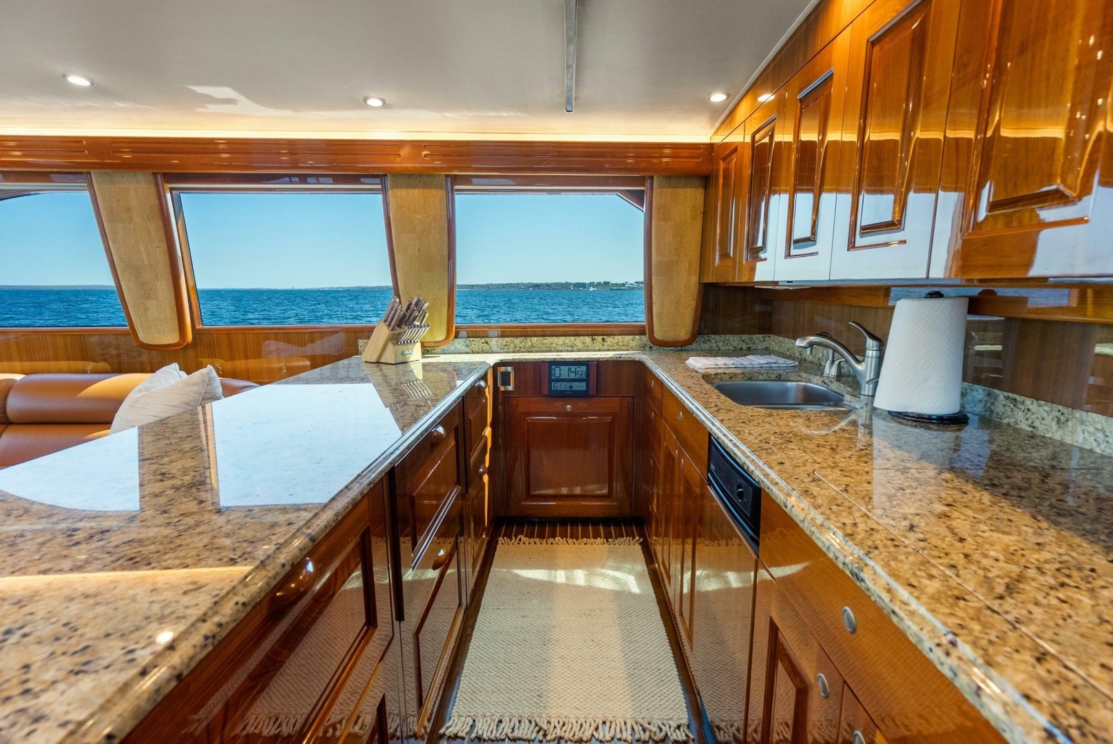 2007 Viking Enclosed Flybridge - Image 10