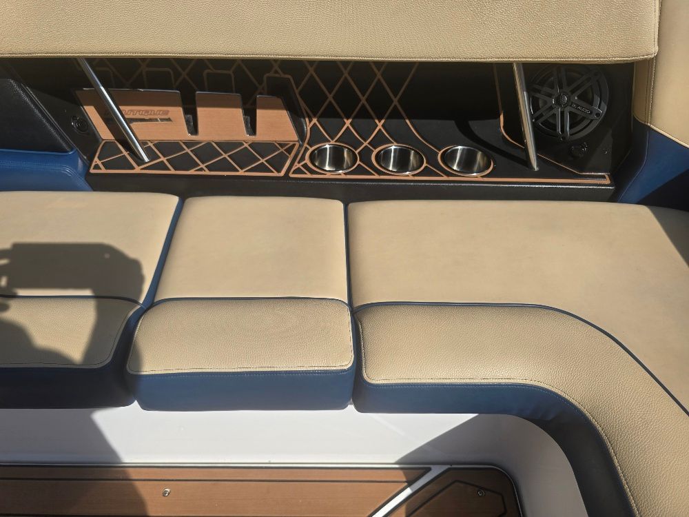 2020 Nautique GS24 - 13
