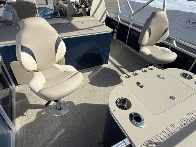 2026 Avalon Venture 85 - 23 FT Rear Fish - 14