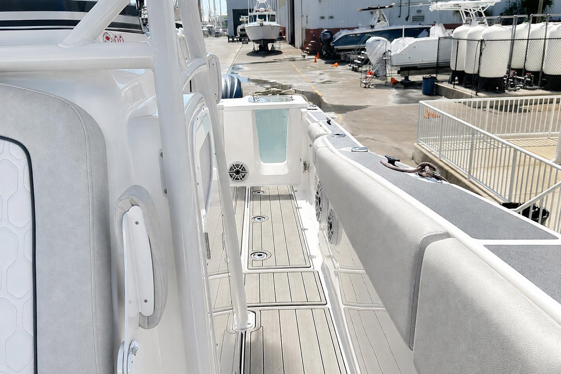 Sea Fox 228 Commander 2002 boat interior with sleek design and modern features.