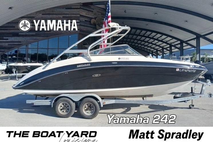 2010 Yamaha Boats 242 Limited