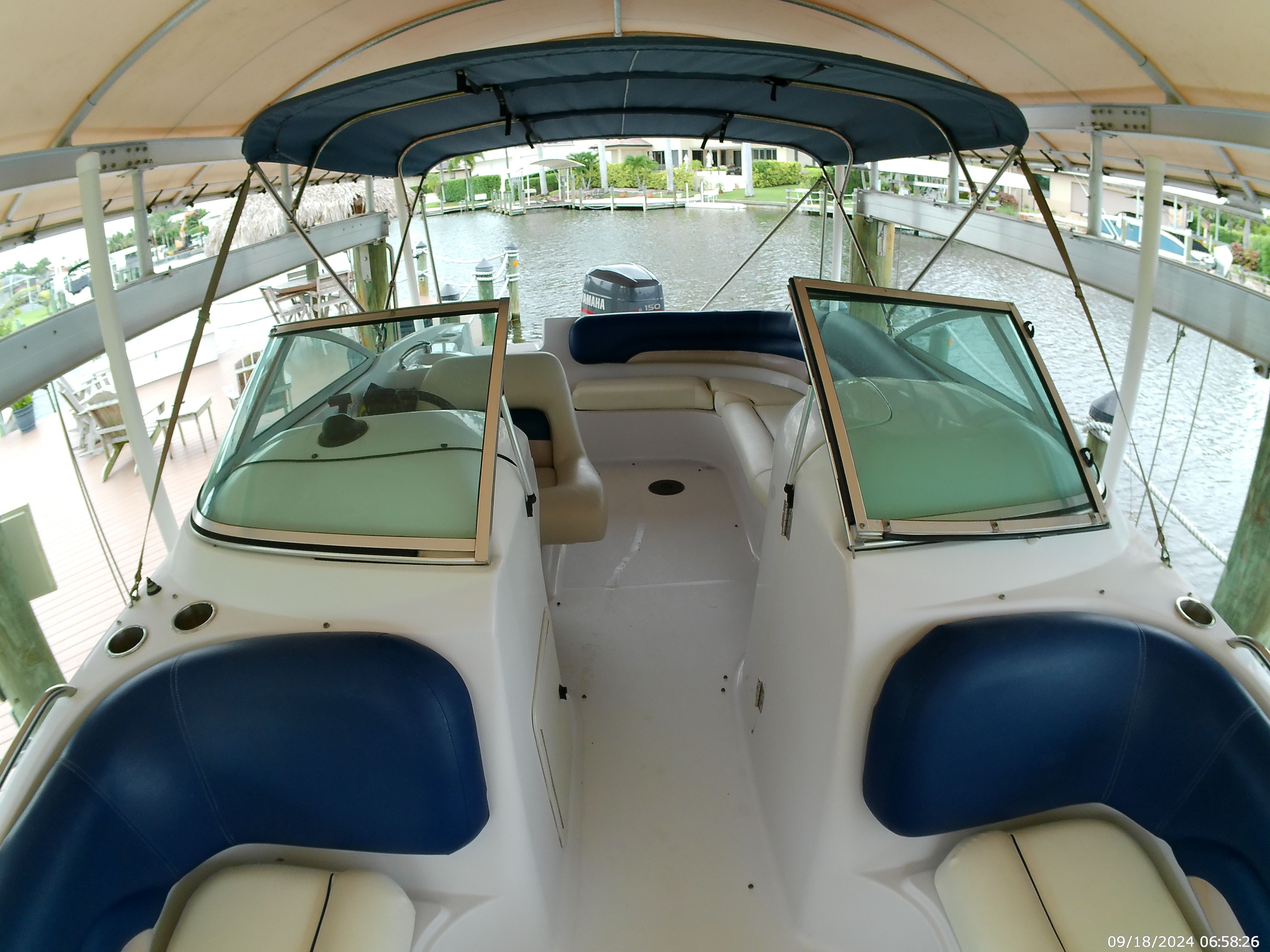 2000 Godfrey / Hurricane Sundeck 237 I/O - 67