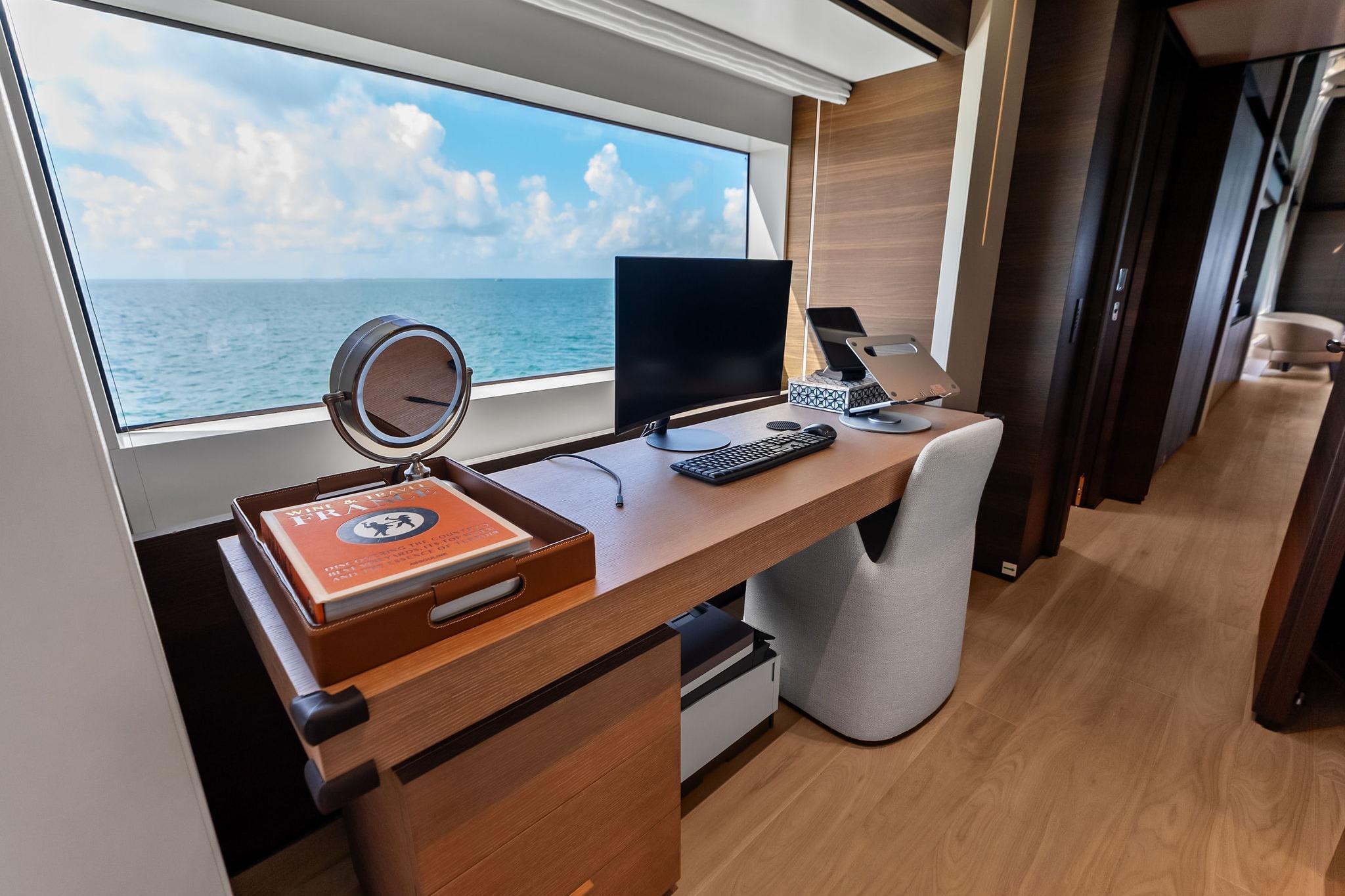 2023 Custom Line Navetta 33 - 79