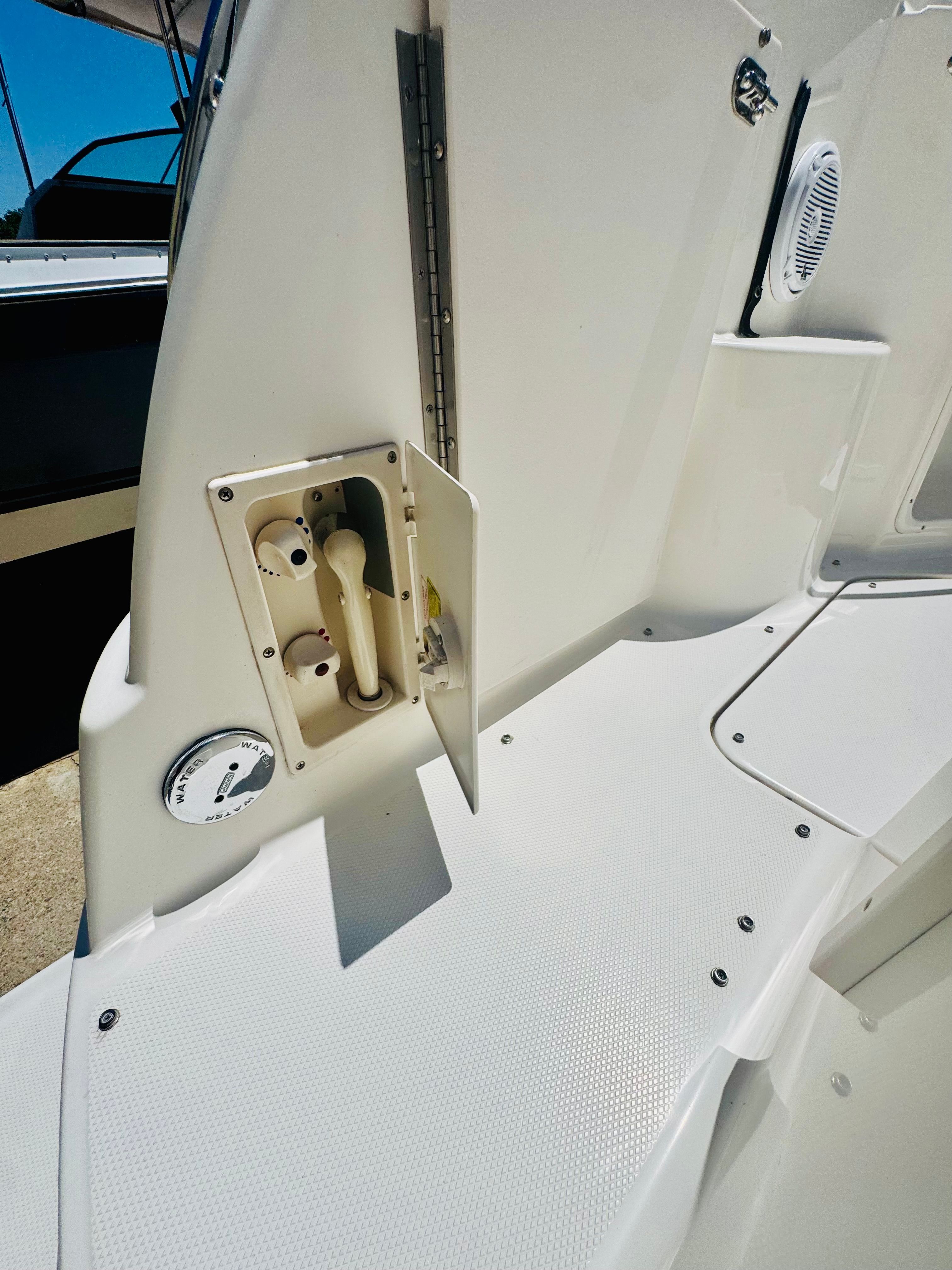 Interior of a 2005 Chaparral Signature 270 boat.