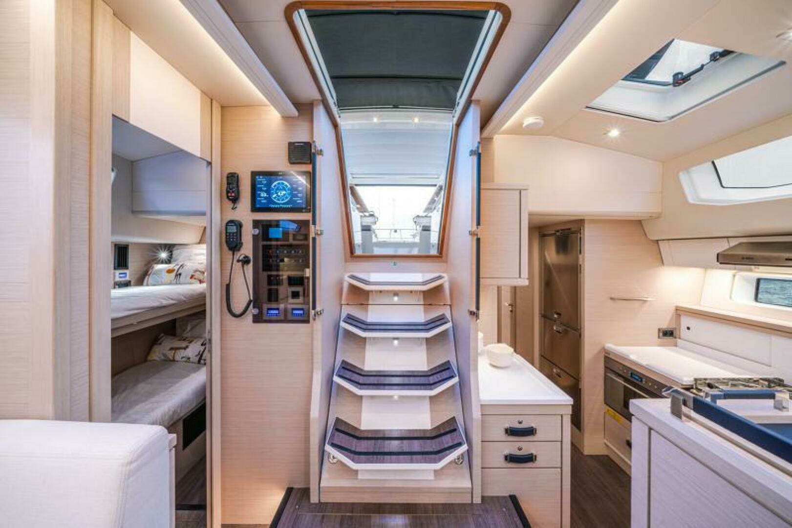 2026 Jeanneau Jeanneau Yachts 65 - Image 25