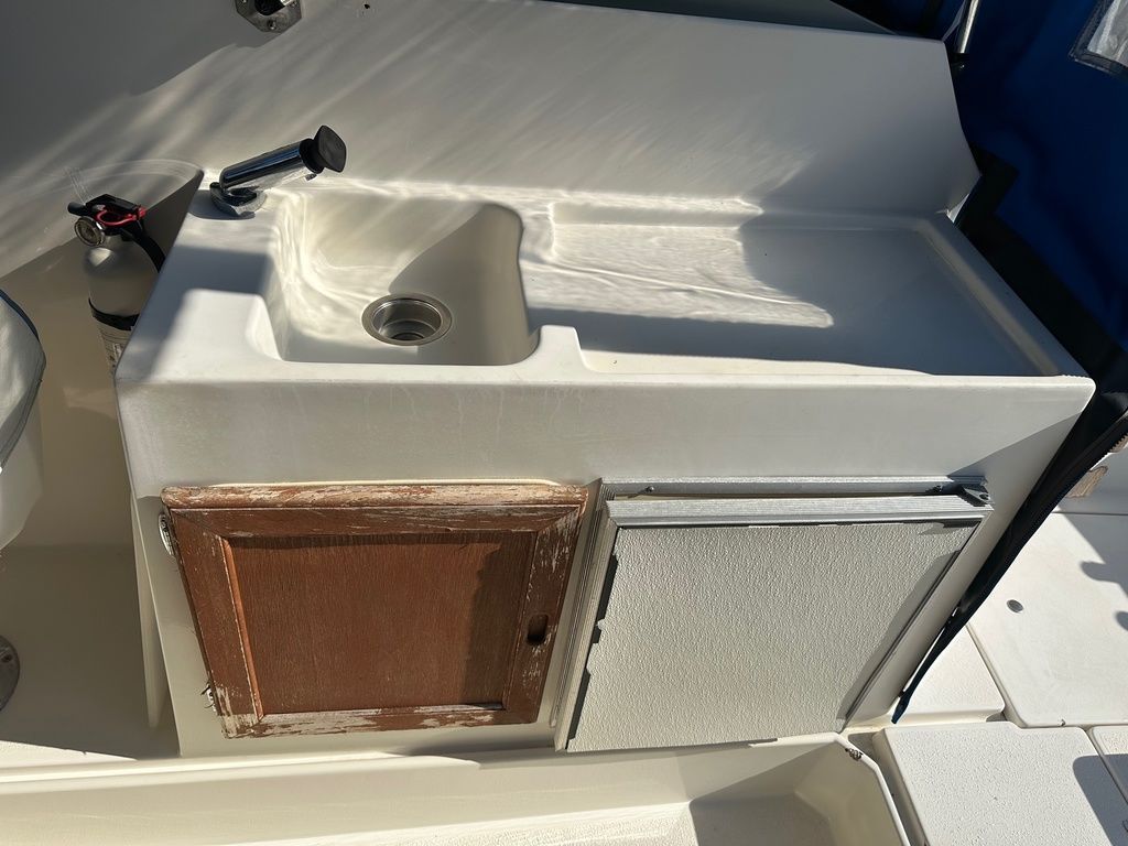 1987 Bayliner 21 Trophy - 11