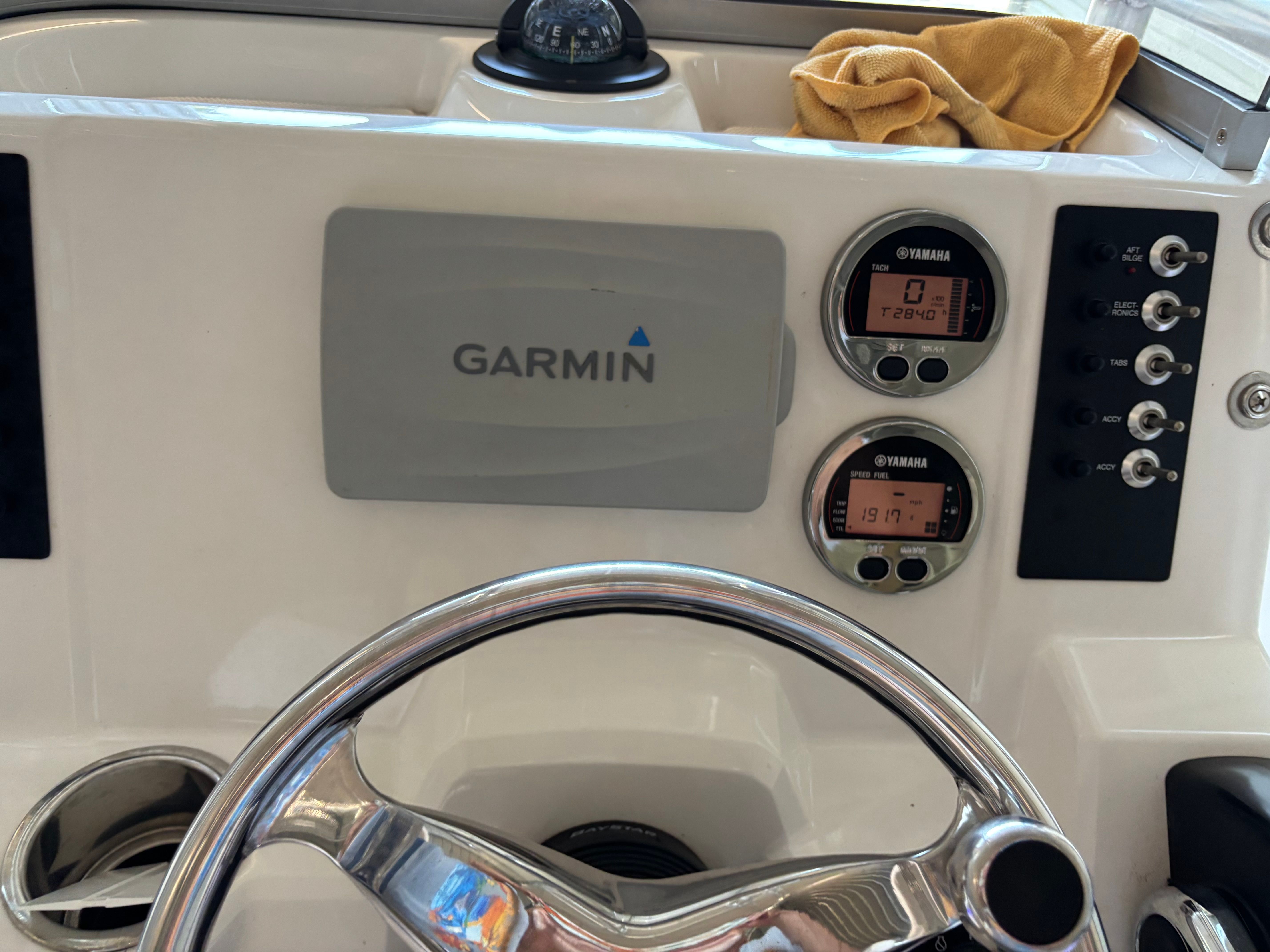 2017 Robalo R180 Center Console - 25