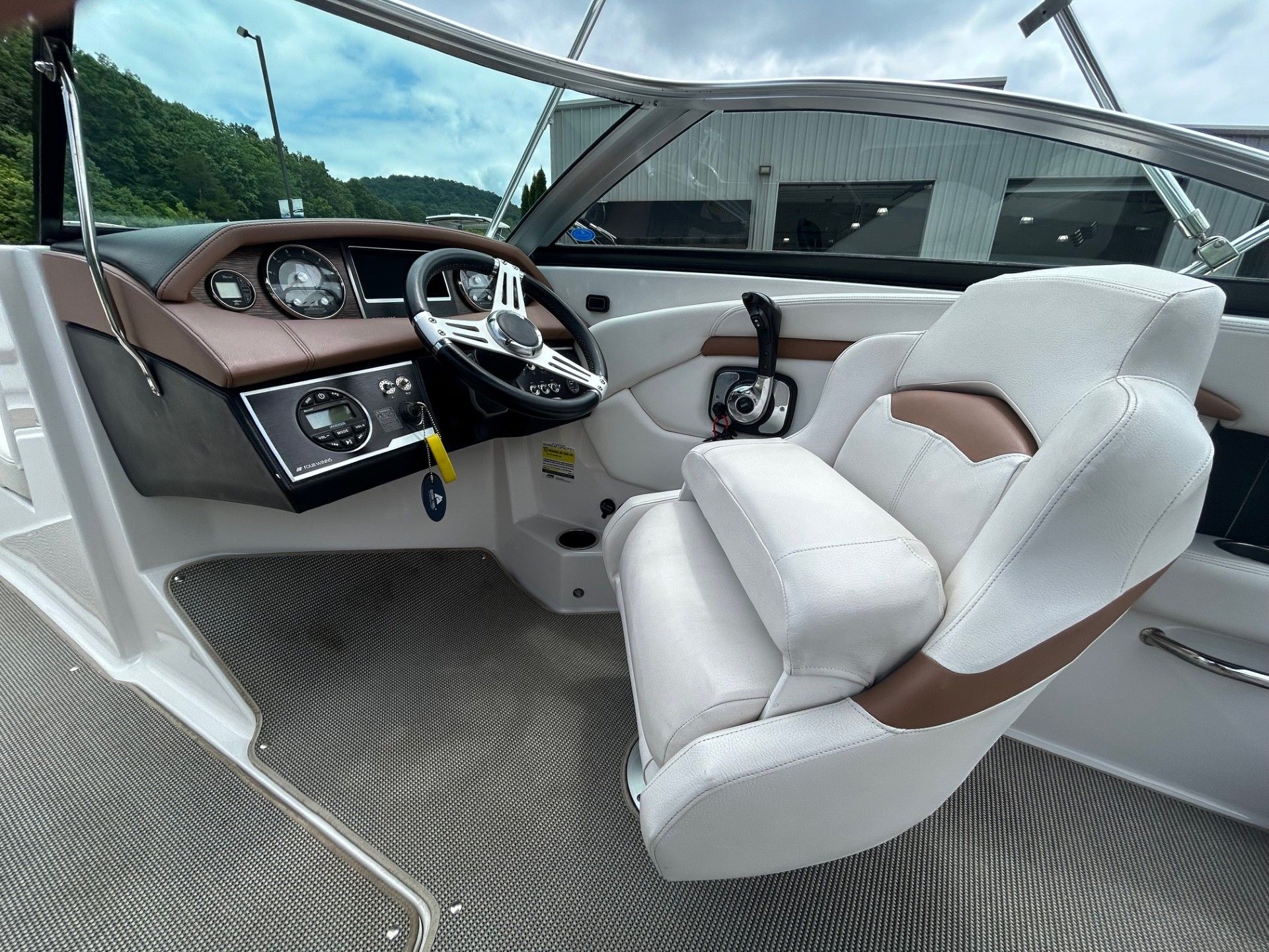 2017 4 WINNS H 210 - 6