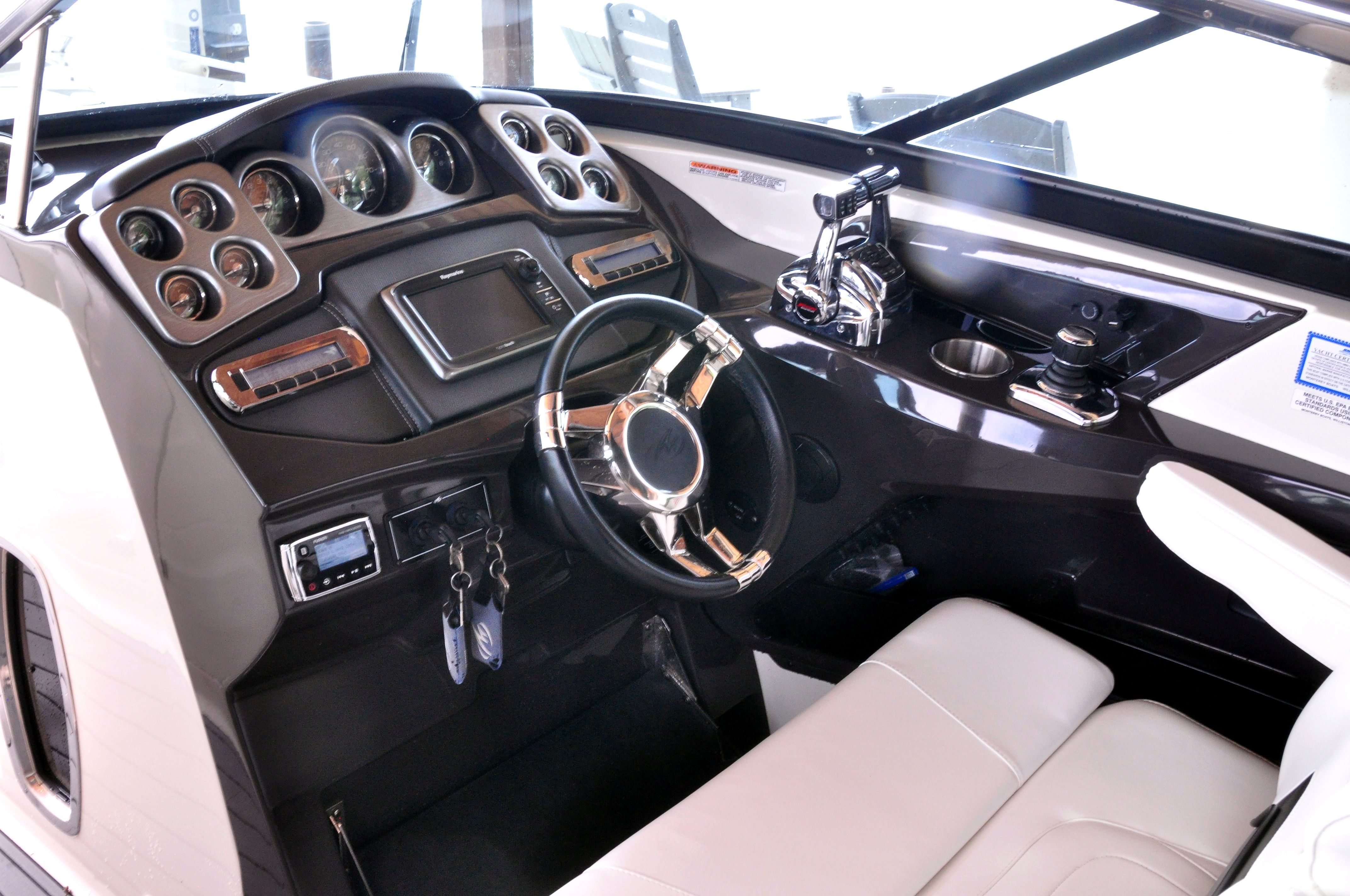 2014 Monterey 328SS Super Sport - 95