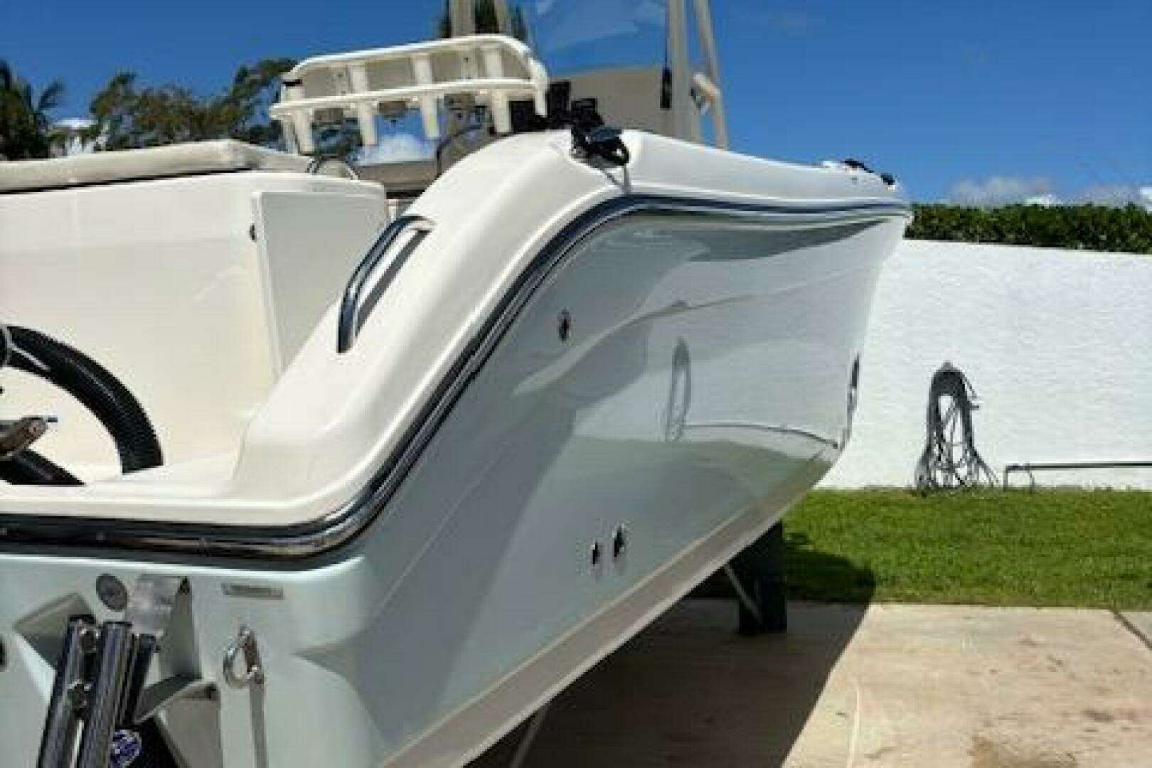 2018 Century 2600 Center Console - Image 15