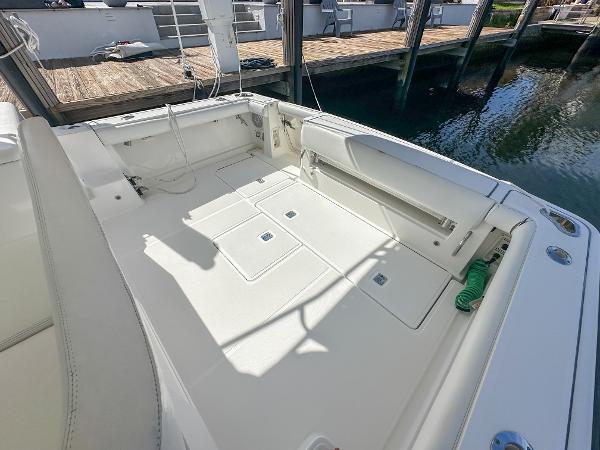 2006 Tiara Yachts 3200 Open boat deck with seating and storage.